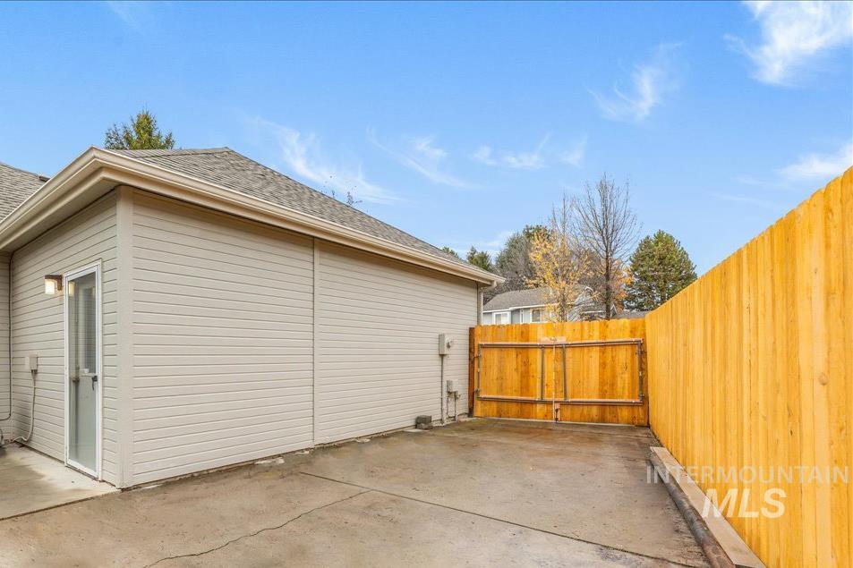 852 N Player Ave, Eagle, Idaho 83616-5281, 3 Bedrooms, 2 Bathrooms, Residential For Sale, Price $489,900, 98967905