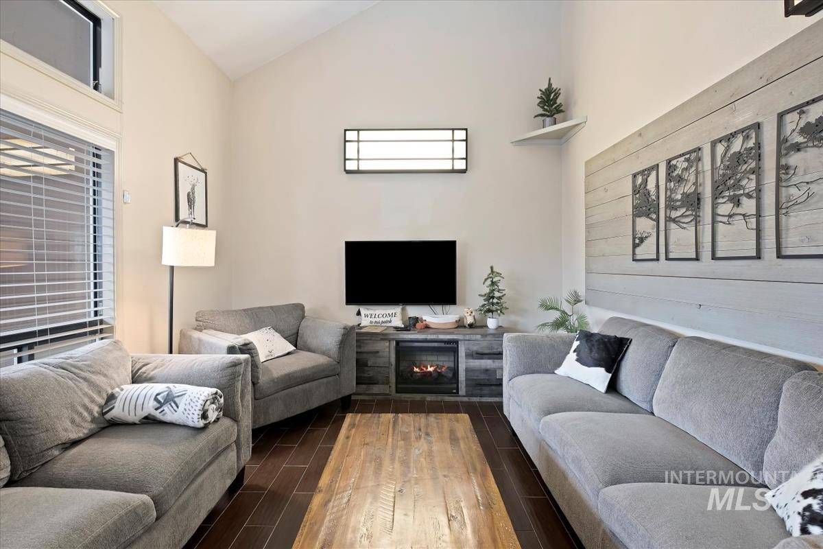 1607 Davis Ave, McCall, Idaho 83638, 2 Bedrooms, 1 Bathroom, Residential For Sale, Price $350,000, 98967910