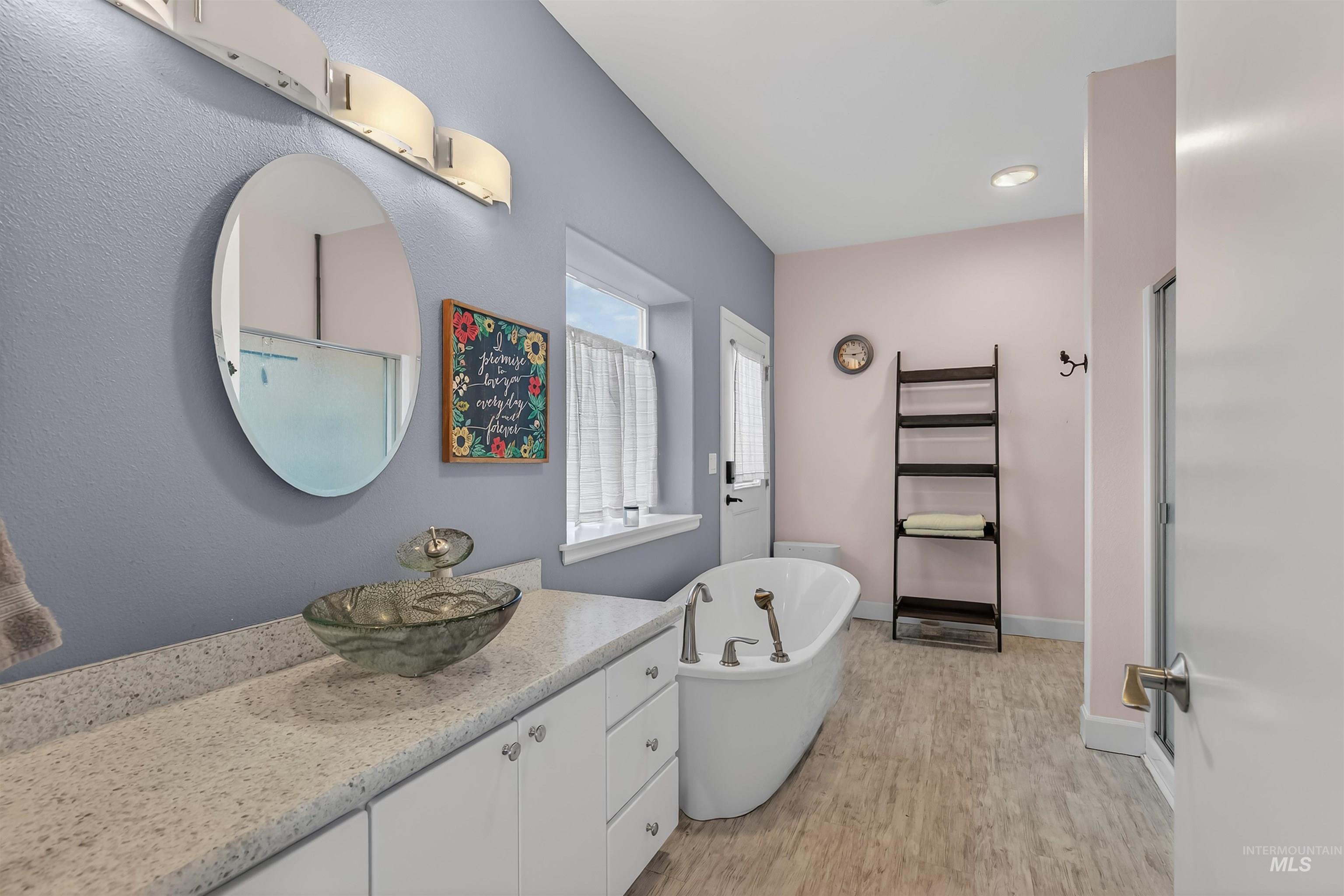 1241 Amity Lane, Clarkston, Washington 99403, 3 Bedrooms, 3 Bathrooms, Residential For Sale, Price $800,000, 98967912