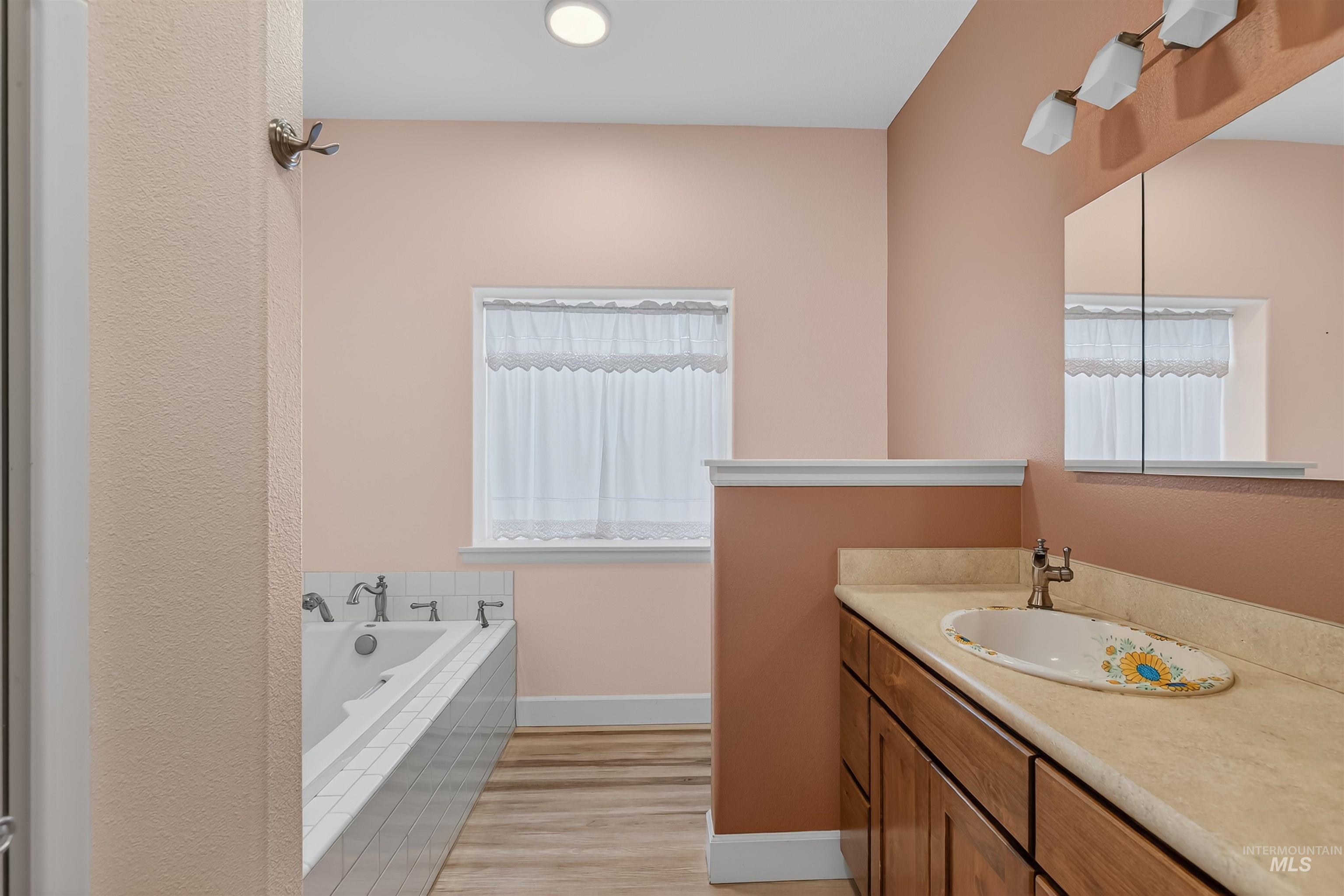 1241 Amity Lane, Clarkston, Washington 99403, 3 Bedrooms, 3 Bathrooms, Residential For Sale, Price $800,000, 98967912