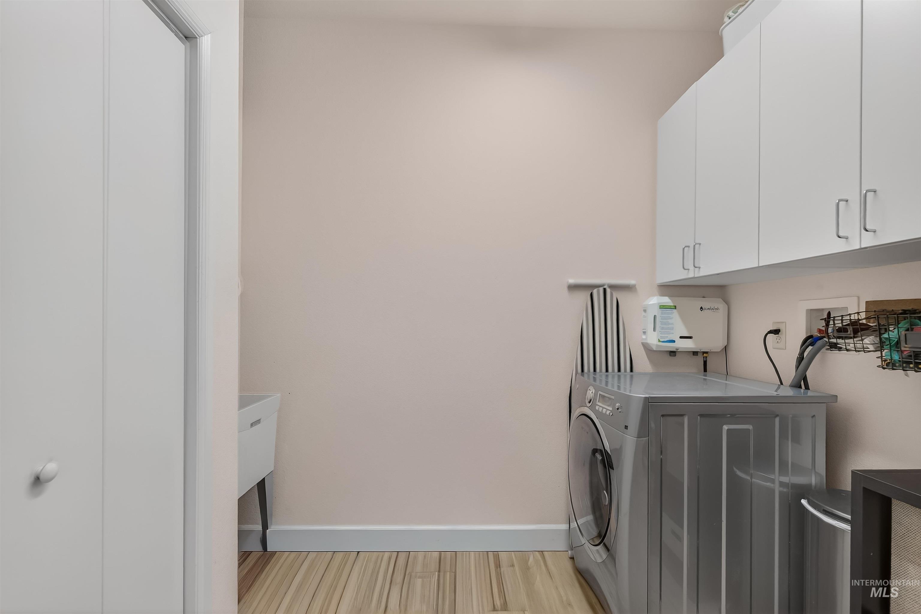 1241 Amity Lane, Clarkston, Washington 99403, 3 Bedrooms, 3 Bathrooms, Residential For Sale, Price $800,000, 98967912