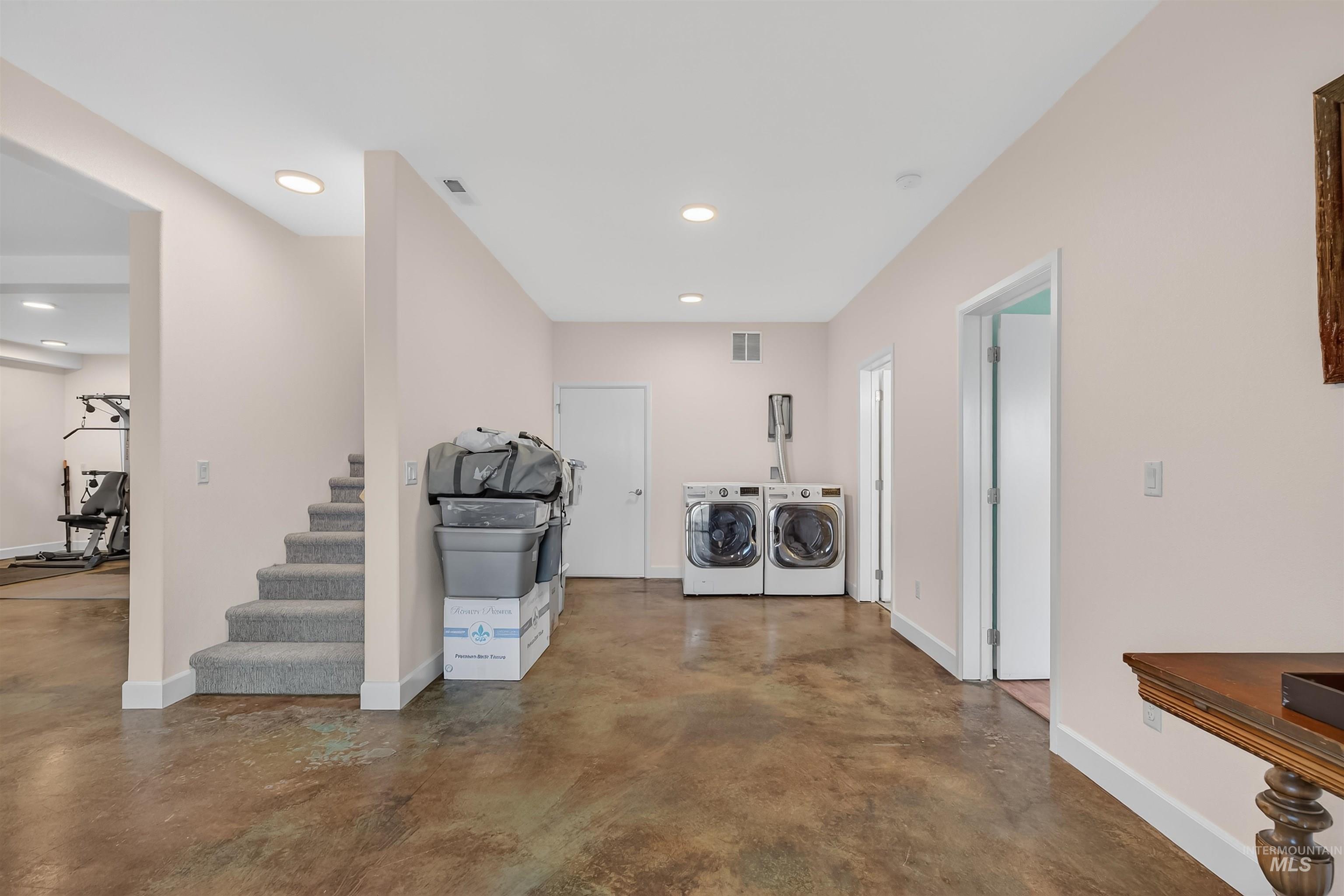 1241 Amity Lane, Clarkston, Washington 99403, 3 Bedrooms, 3 Bathrooms, Residential For Sale, Price $800,000, 98967912