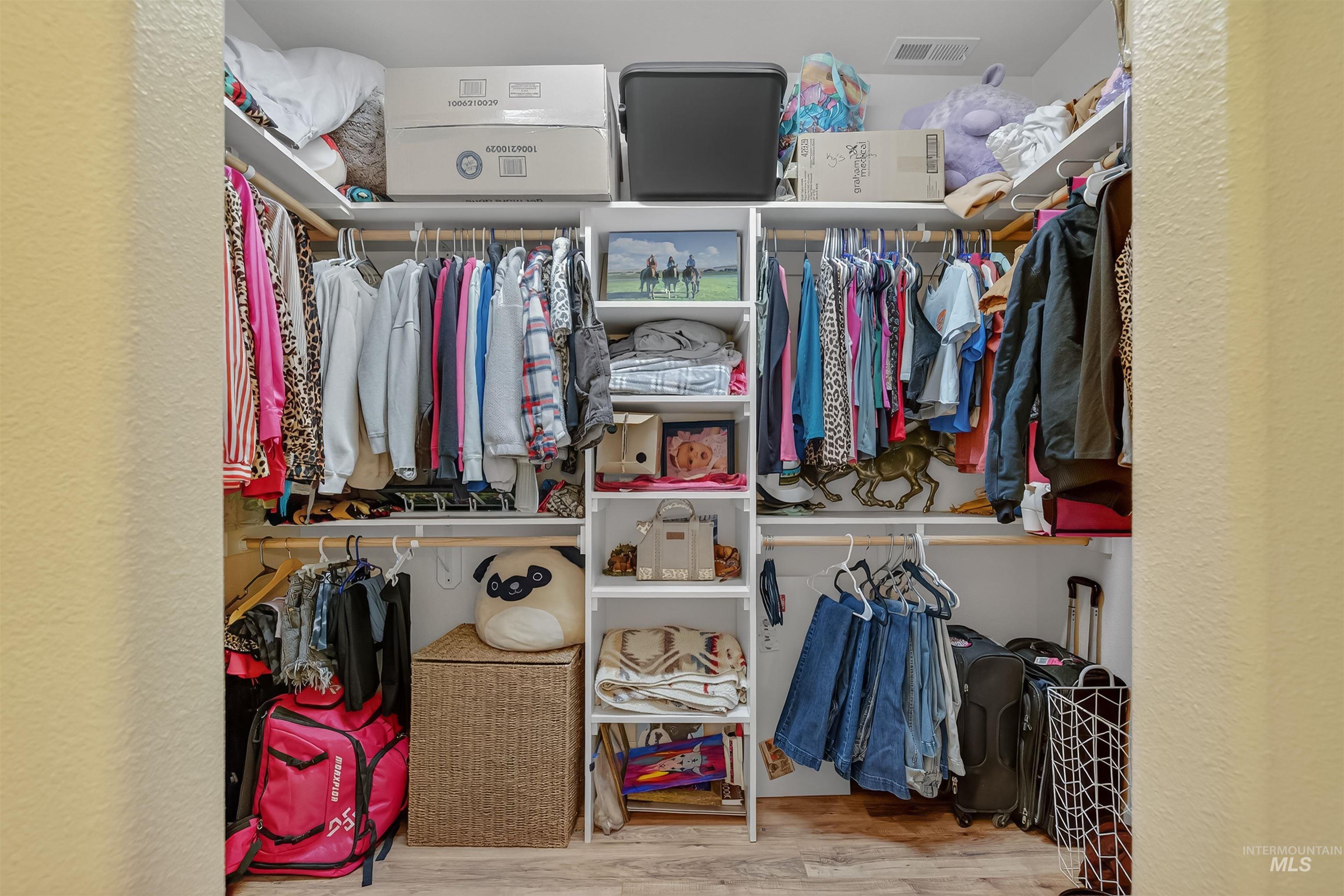 1241 Amity Lane, Clarkston, Washington 99403, 3 Bedrooms, 3 Bathrooms, Residential For Sale, Price $800,000, 98967912