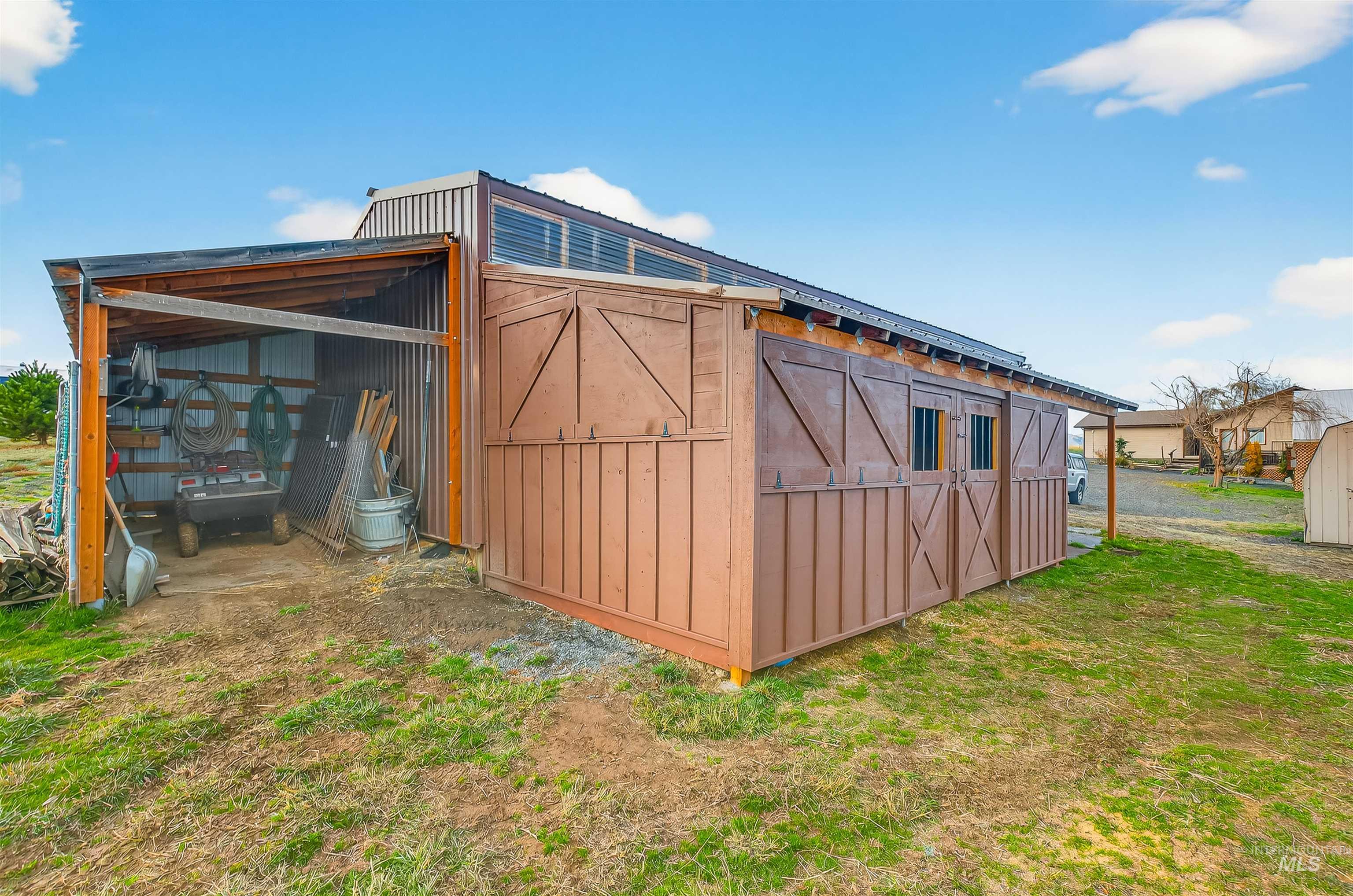 1241 Amity Lane, Clarkston, Washington 99403, 3 Bedrooms, 3 Bathrooms, Residential For Sale, Price $800,000, 98967912