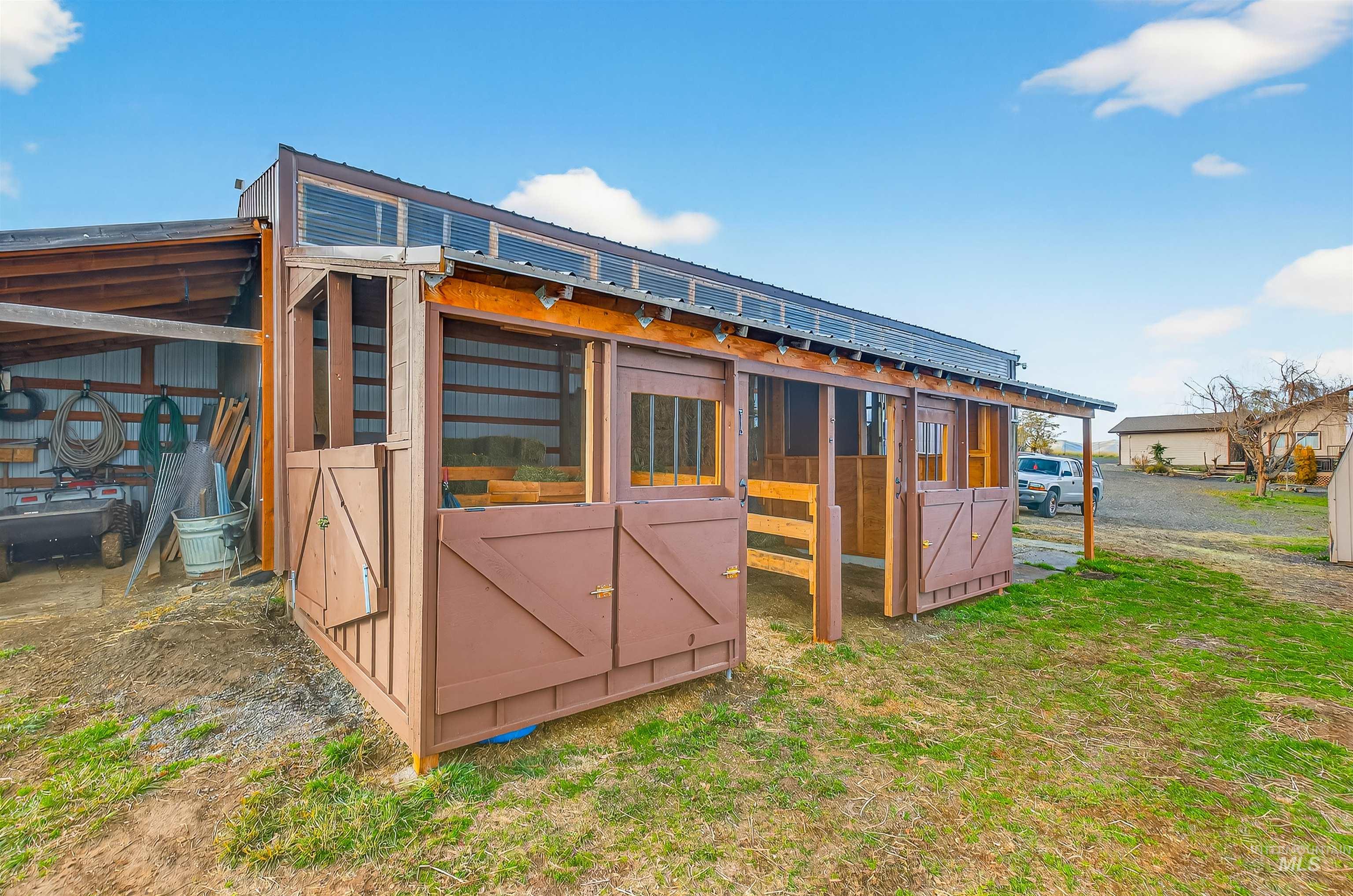 1241 Amity Lane, Clarkston, Washington 99403, 3 Bedrooms, 3 Bathrooms, Residential For Sale, Price $800,000, 98967912