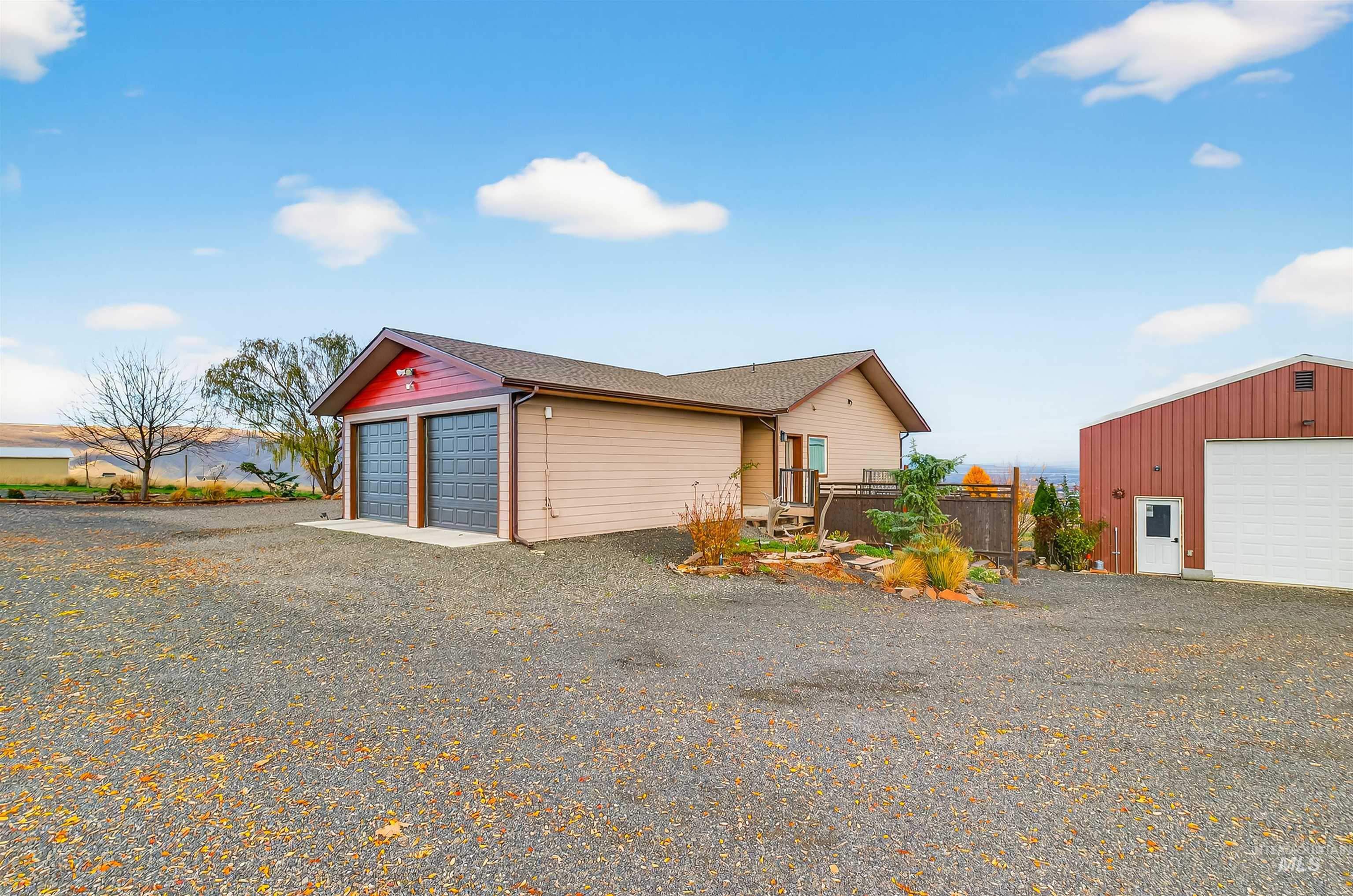 1241 Amity Lane, Clarkston, Washington 99403, 3 Bedrooms, 3 Bathrooms, Residential For Sale, Price $800,000, 98967912