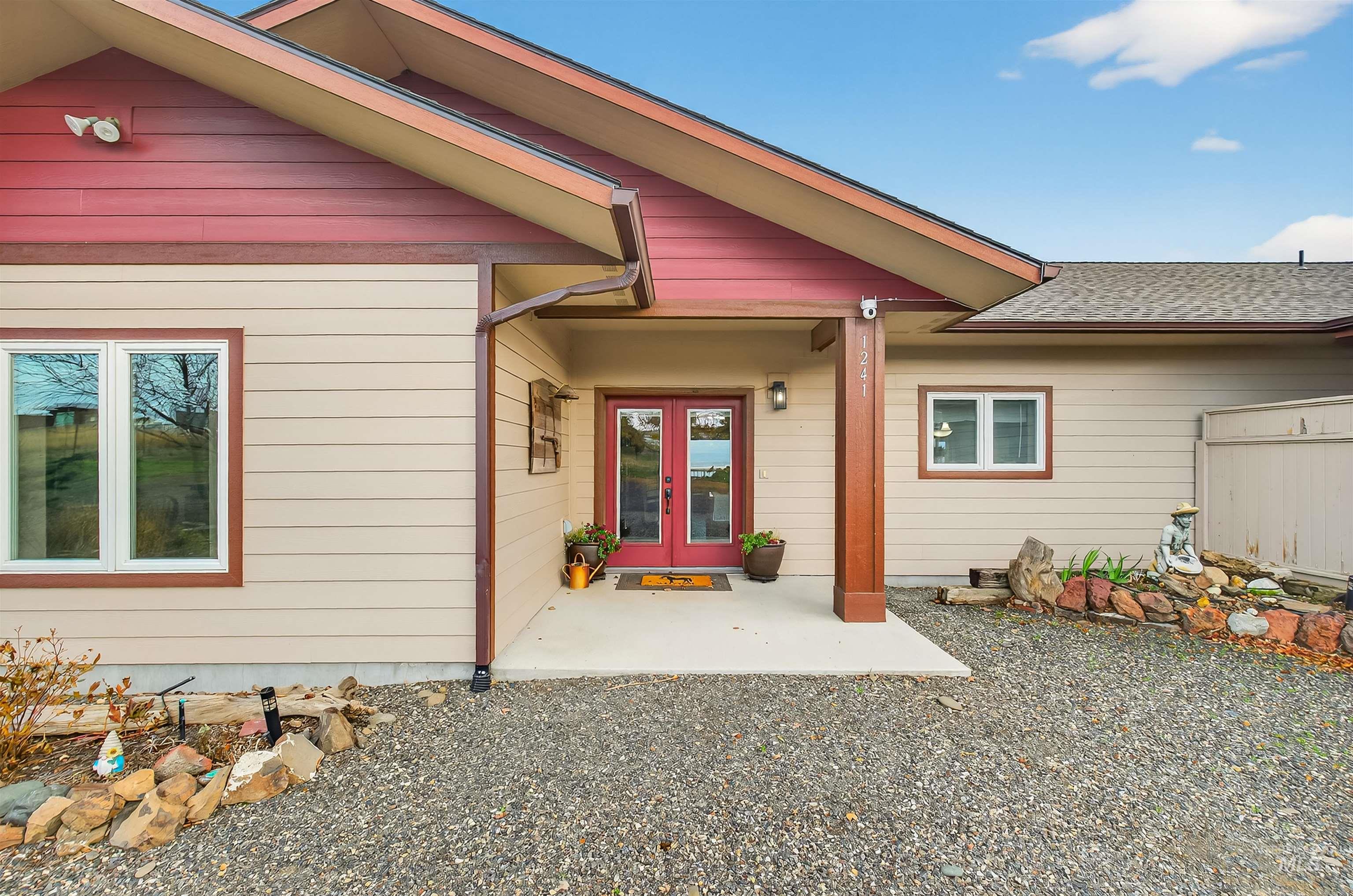 1241 Amity Lane, Clarkston, Washington 99403, 3 Bedrooms, 3 Bathrooms, Residential For Sale, Price $800,000, 98967912