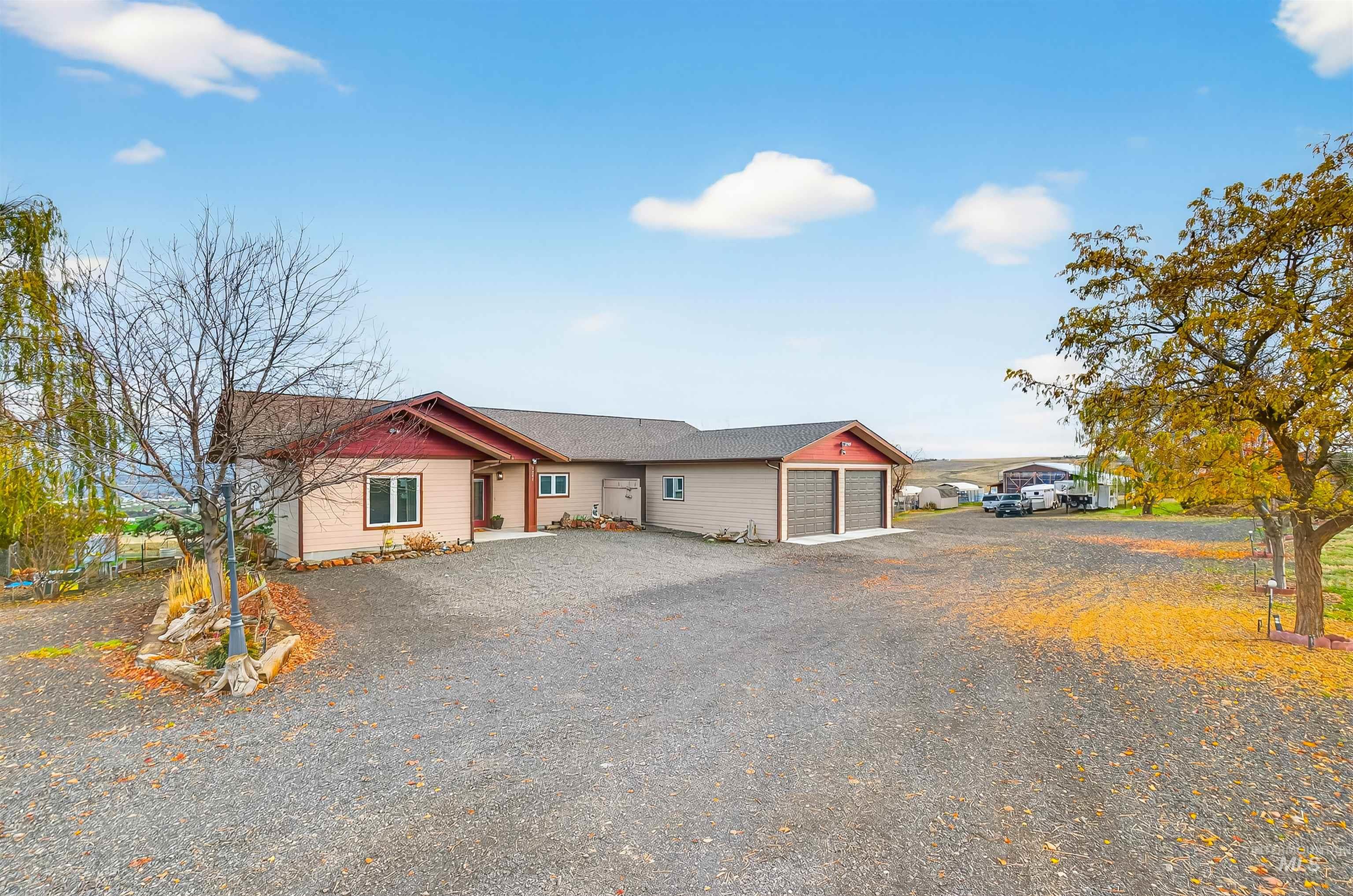 1241 Amity Lane, Clarkston, Washington 99403, 3 Bedrooms, 3 Bathrooms, Residential For Sale, Price $800,000, 98967912