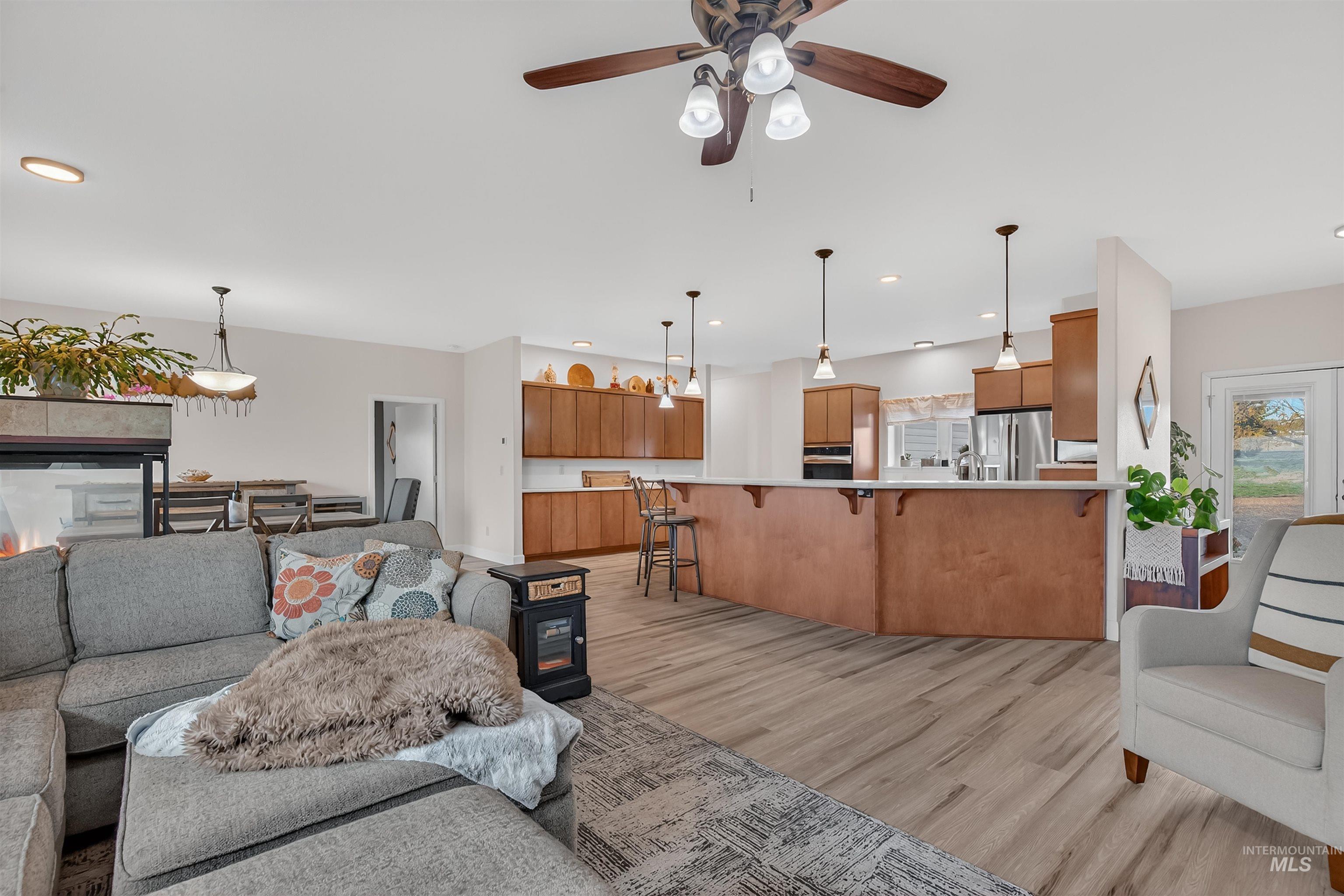 1241 Amity Lane, Clarkston, Washington 99403, 3 Bedrooms, 3 Bathrooms, Residential For Sale, Price $800,000, 98967912