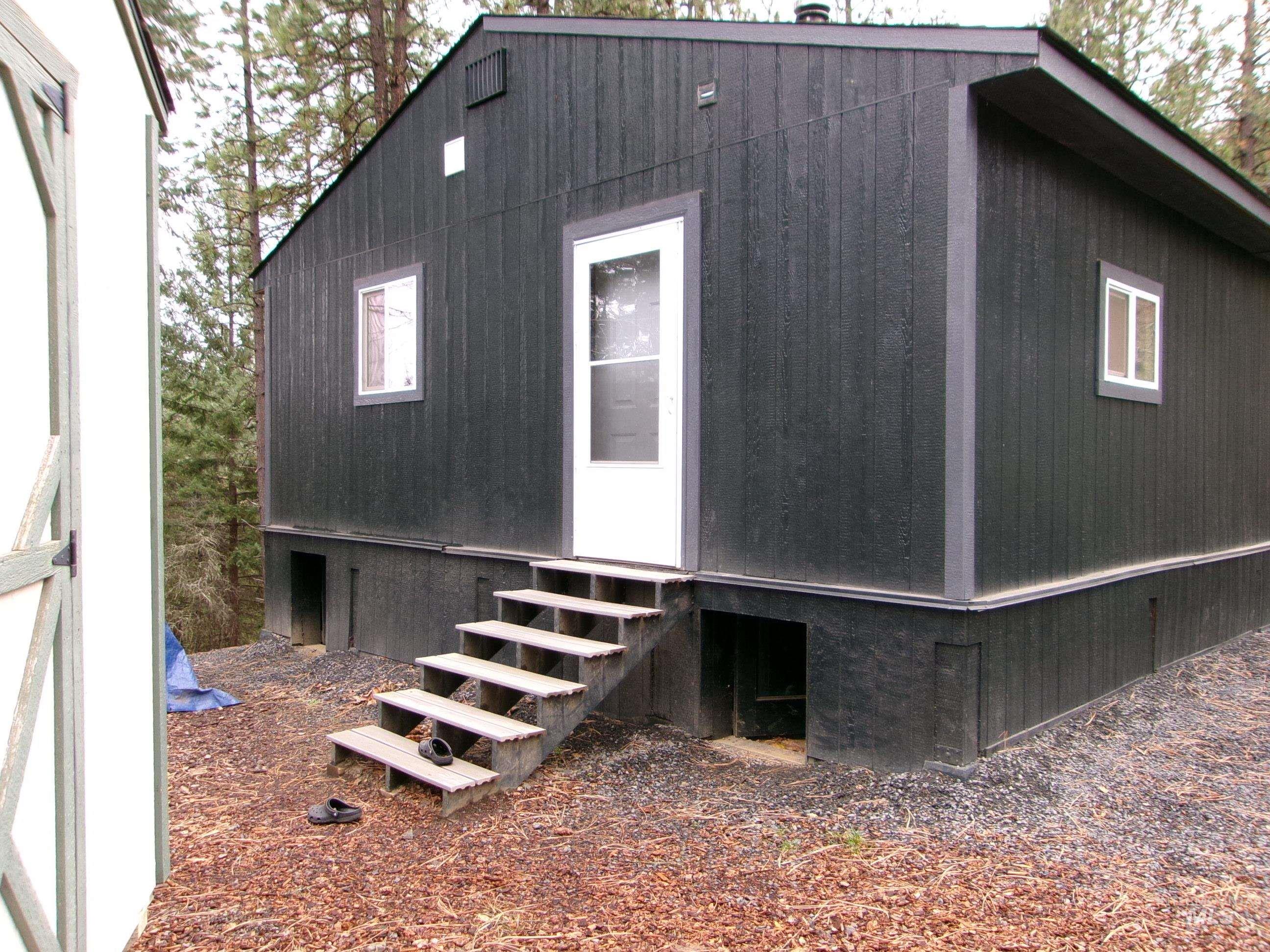 View of home's exterior