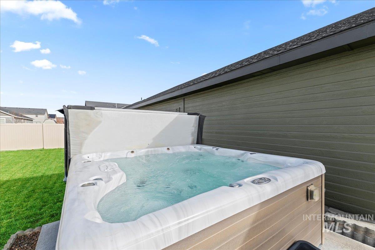 Exterior view of a jacuzzi