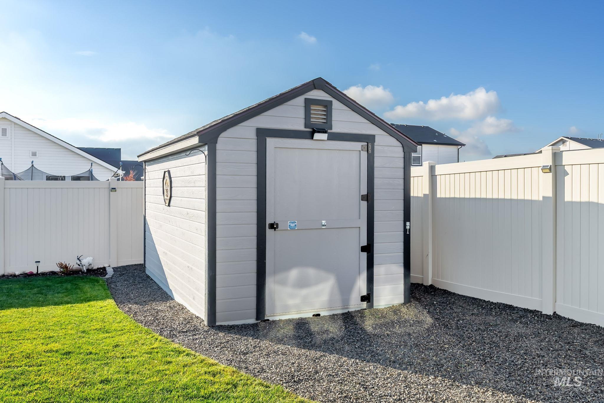 17703 Jackson Ridge Way, Nampa, Idaho 83687, 3 Bedrooms, 2 Bathrooms, Residential For Sale, Price $385,000, 98967920