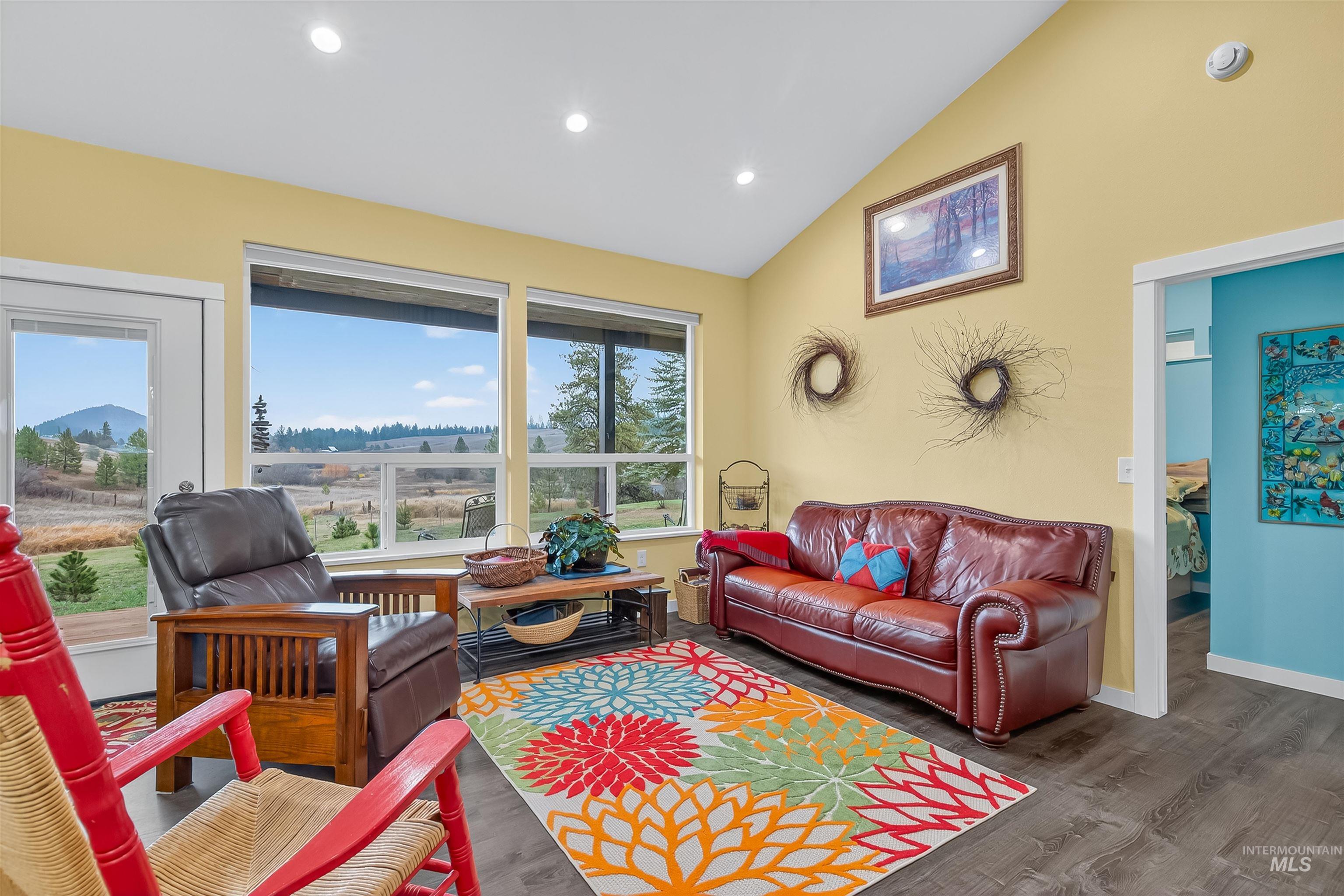 2811 Big Bear Ridge Rd, Deary, Idaho 83823, 2 Bedrooms, 2 Bathrooms, Residential For Sale, Price $550,000, 98967929