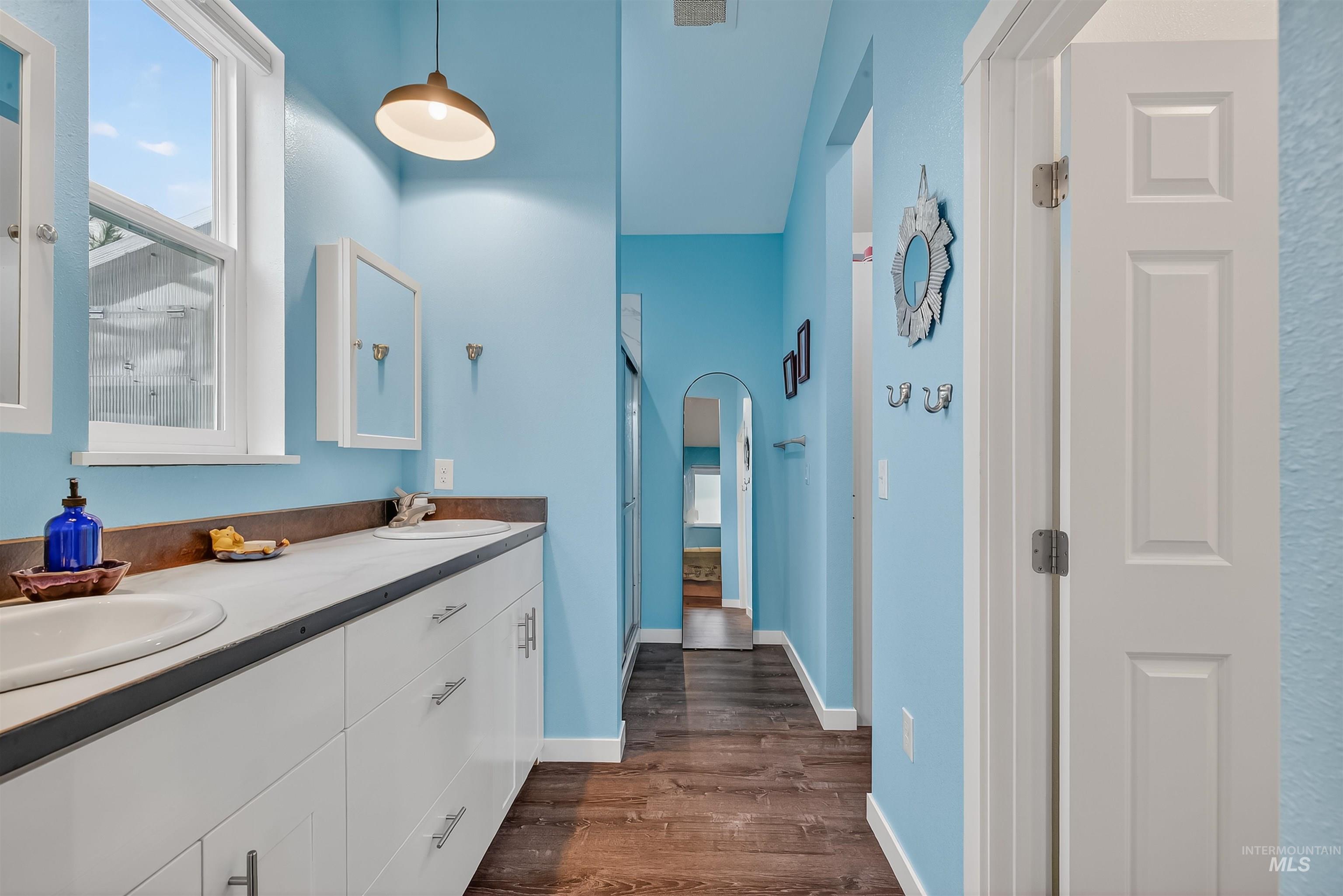 2811 Big Bear Ridge Rd, Deary, Idaho 83823, 2 Bedrooms, 2 Bathrooms, Residential For Sale, Price $550,000, 98967929