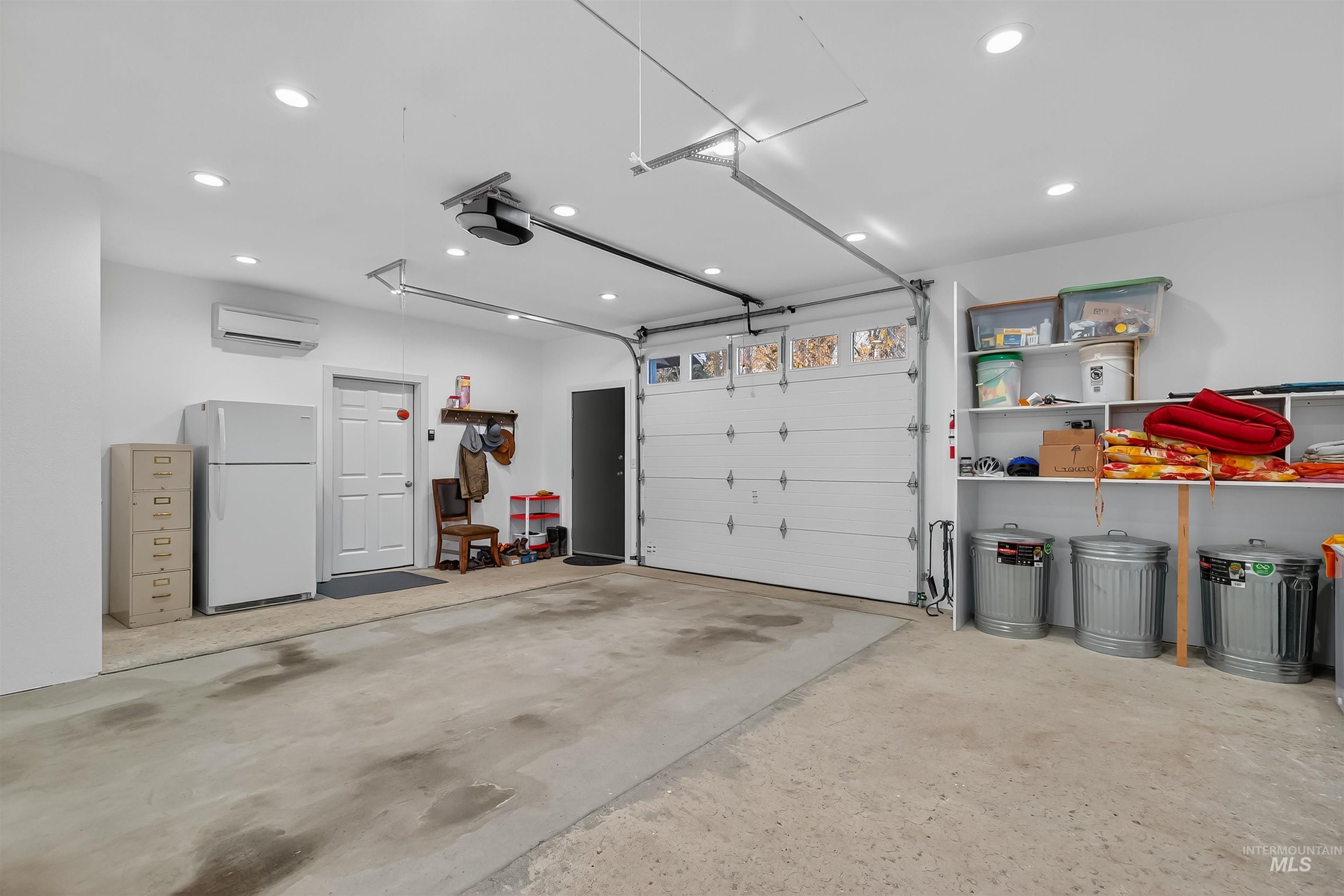 2811 Big Bear Ridge Rd, Deary, Idaho 83823, 2 Bedrooms, 2 Bathrooms, Residential For Sale, Price $550,000, 98967929