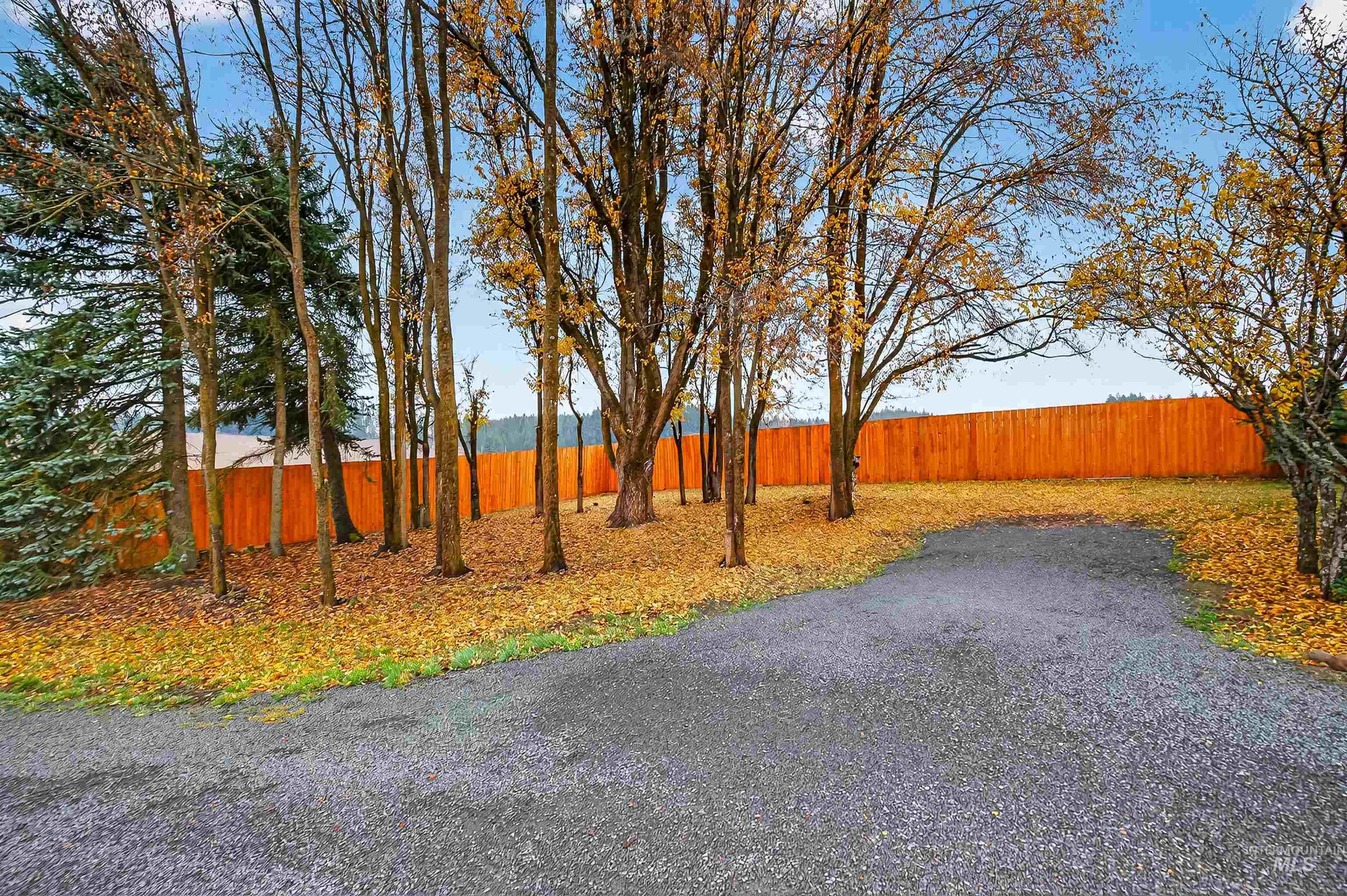 2811 Big Bear Ridge Rd, Deary, Idaho 83823, 2 Bedrooms, 2 Bathrooms, Residential For Sale, Price $550,000, 98967929