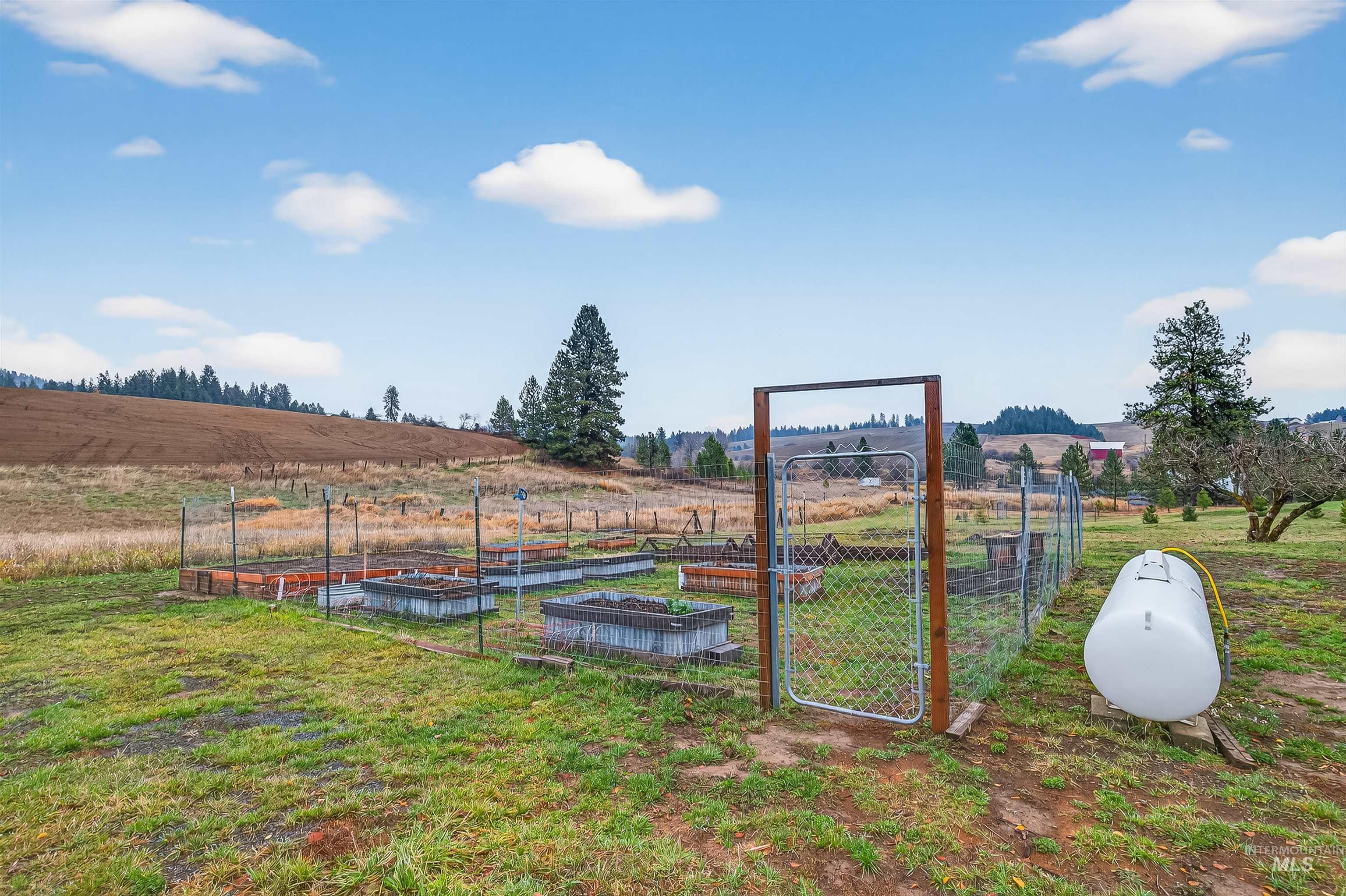 2811 Big Bear Ridge Rd, Deary, Idaho 83823, 2 Bedrooms, 2 Bathrooms, Residential For Sale, Price $550,000, 98967929