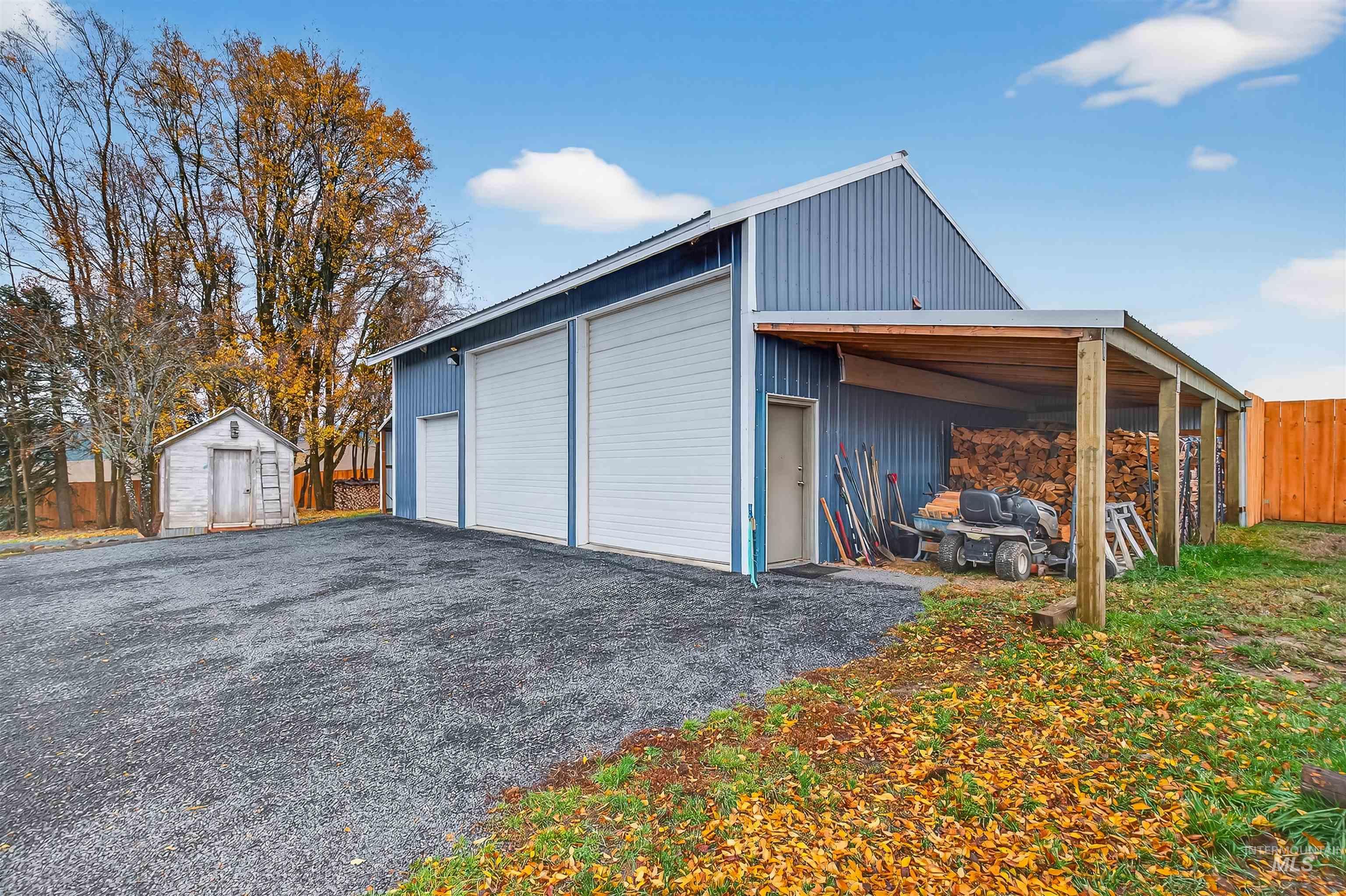 2811 Big Bear Ridge Rd, Deary, Idaho 83823, 2 Bedrooms, 2 Bathrooms, Residential For Sale, Price $550,000, 98967929