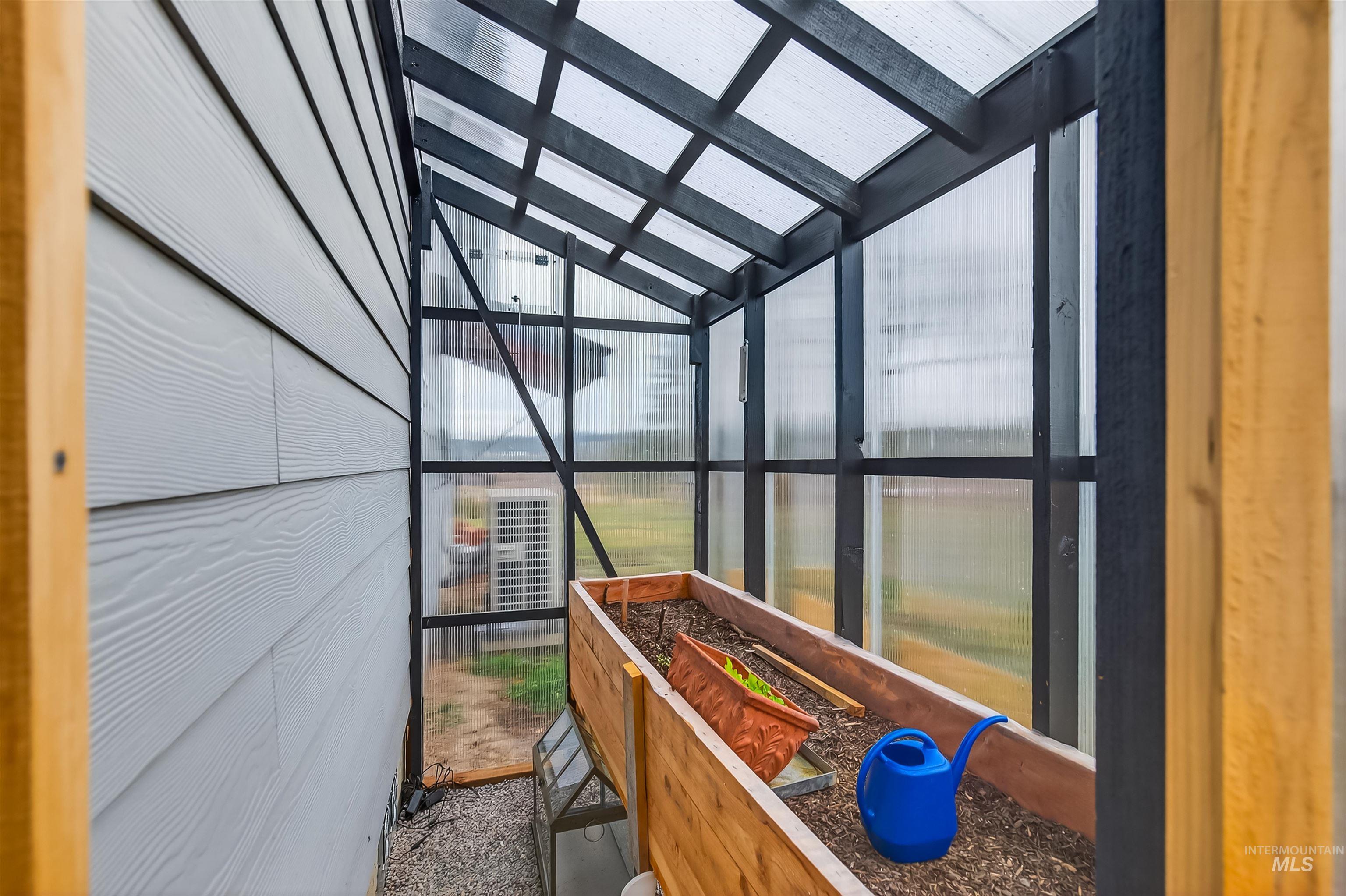 2811 Big Bear Ridge Rd, Deary, Idaho 83823, 2 Bedrooms, 2 Bathrooms, Residential For Sale, Price $550,000, 98967929