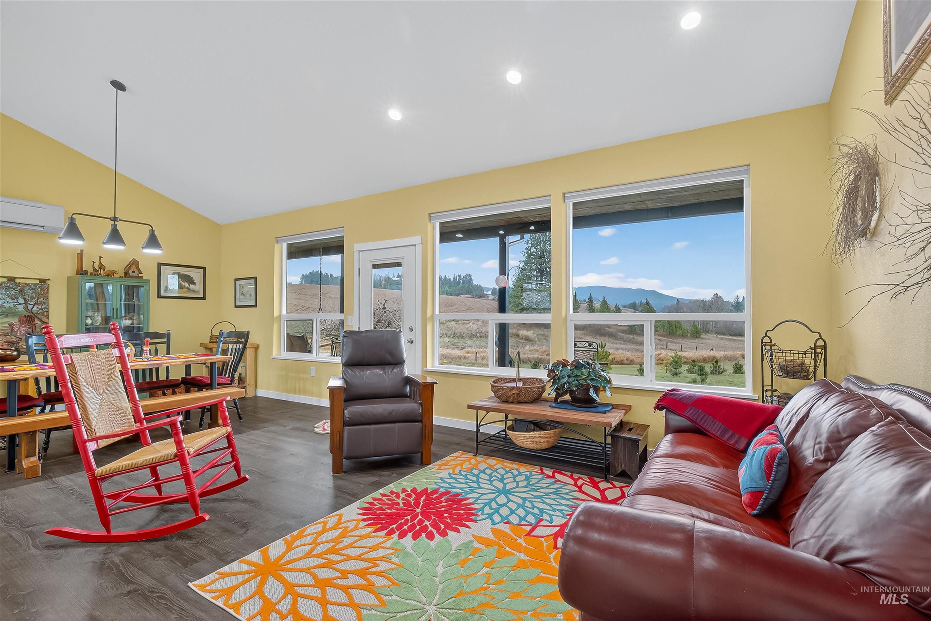 2811 Big Bear Ridge Rd, Deary, Idaho 83823, 2 Bedrooms, 2 Bathrooms, Residential For Sale, Price $550,000, 98967929