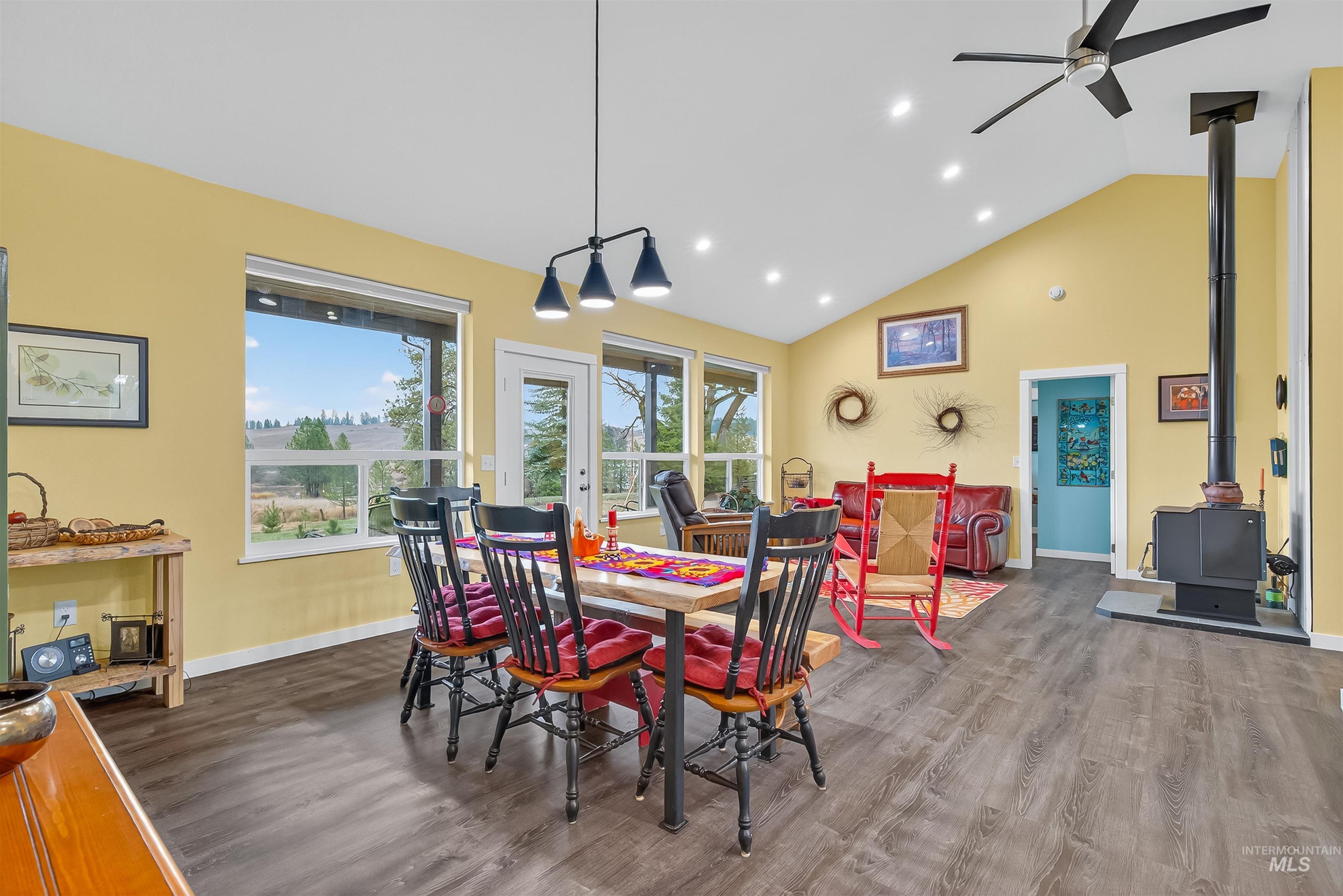 2811 Big Bear Ridge Rd, Deary, Idaho 83823, 2 Bedrooms, 2 Bathrooms, Residential For Sale, Price $550,000, 98967929