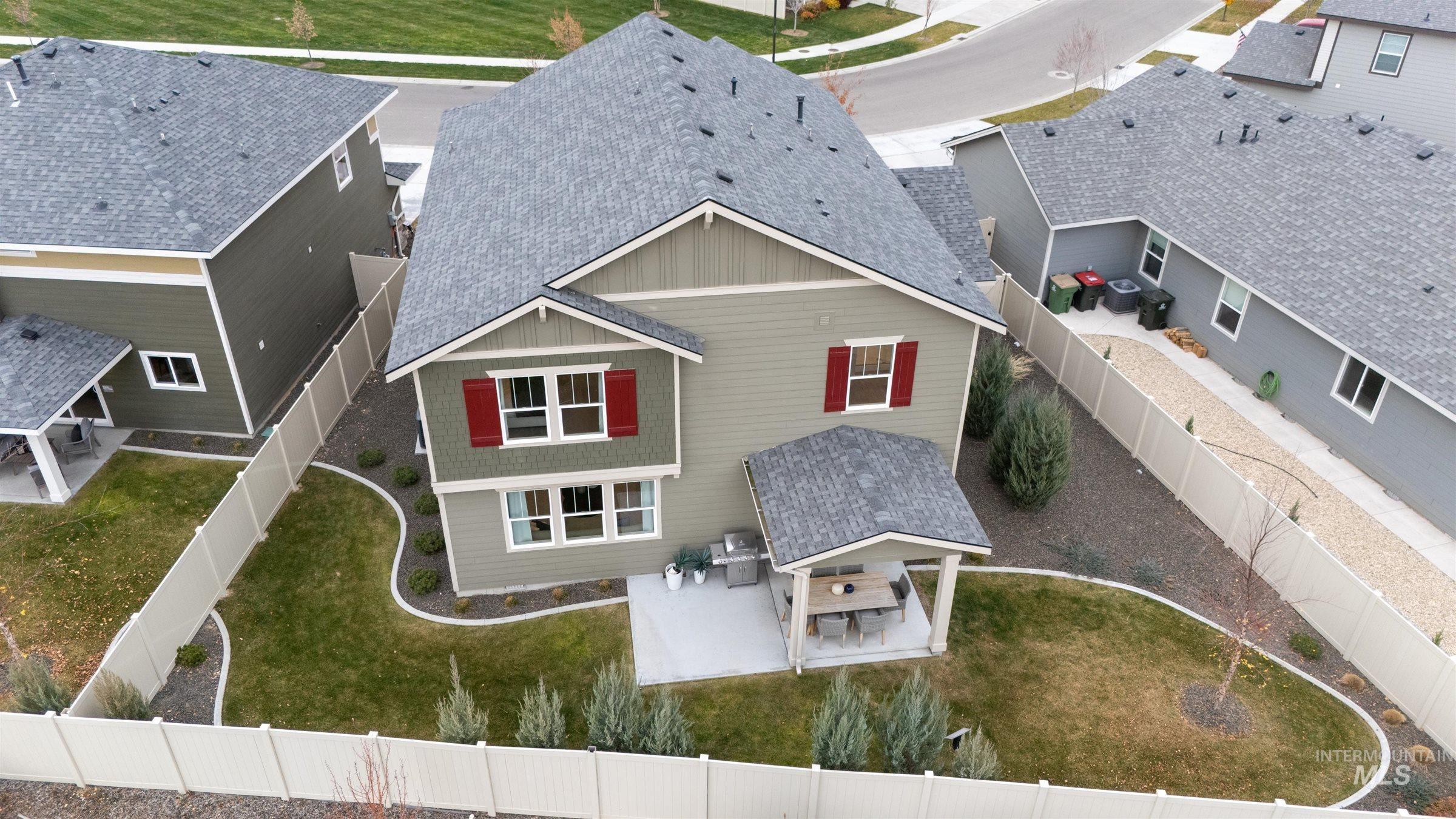 Aerial view of property and surrounding area