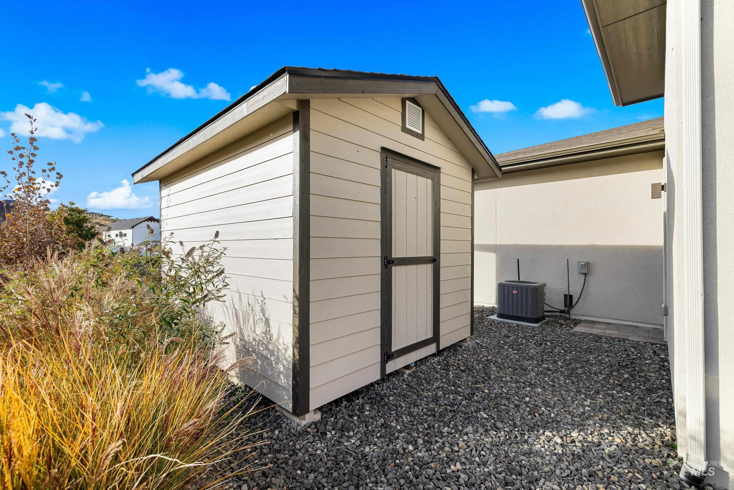 18249 N Burnt Car Way, Boise, Idaho 83714, 3 Bedrooms, 2.5 Bathrooms, Residential For Sale, Price $940,000, 98967935