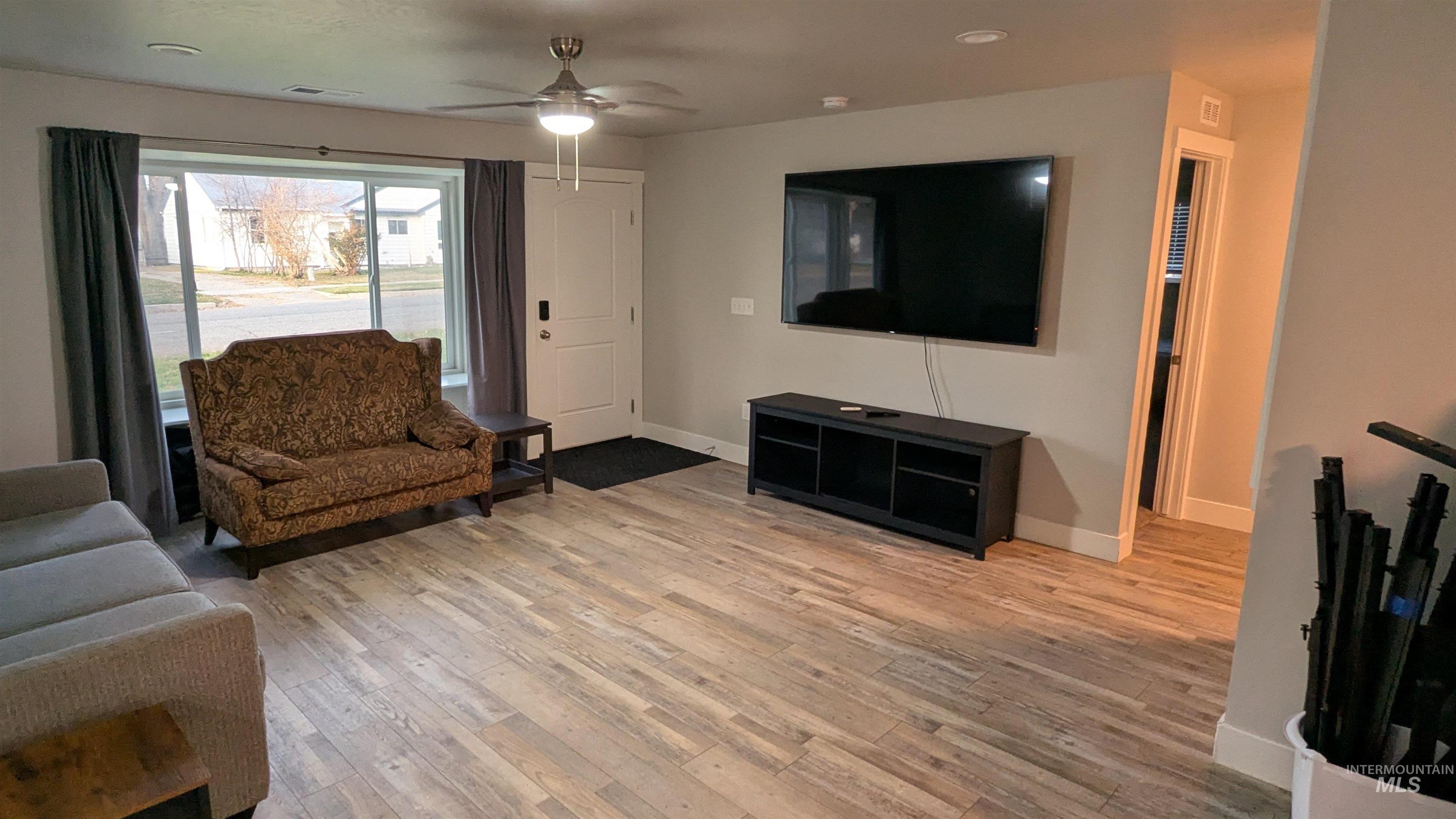 709 E Ave D, Jerome, Idaho 83338, 4 Bedrooms, 2 Bathrooms, Residential Income For Sale, Price $460,000, 98967944