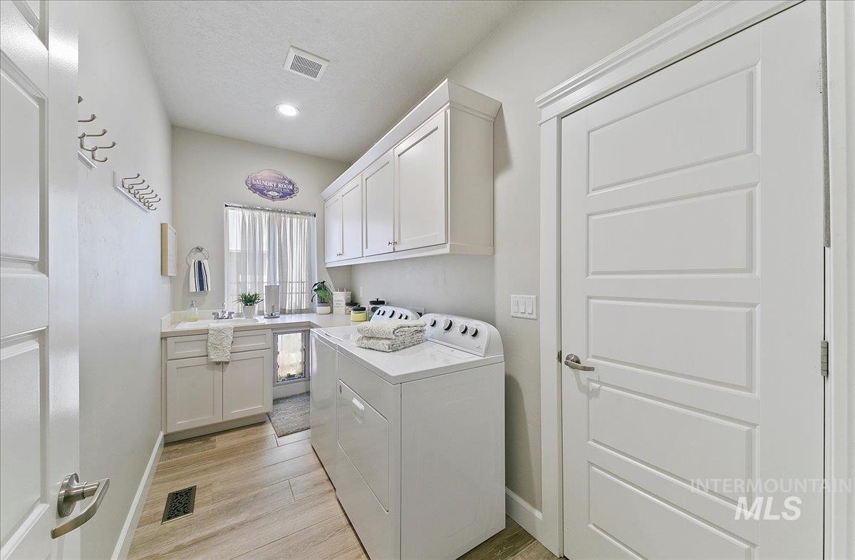 1388 N Willowick Ave, Eagle, Idaho 83616, 4 Bedrooms, 3.5 Bathrooms, Residential For Sale, Price $799,900, 98967957