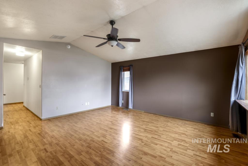 225 Cordova Avenue, Twin Falls, Idaho 83301, 3 Bedrooms, 2 Bathrooms, Residential For Sale, Price $310,000, 98967958