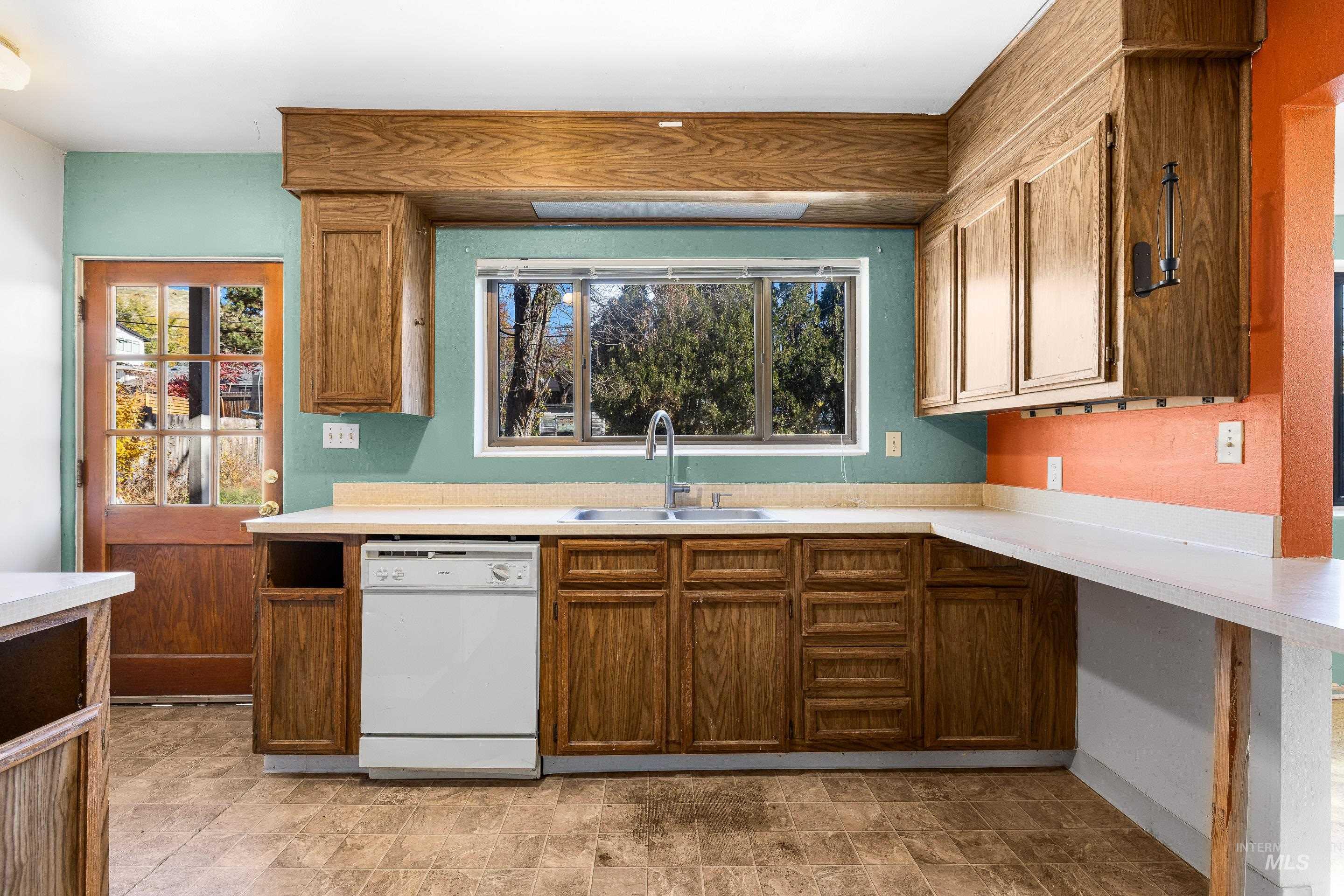 1502 N 5th St, Boise, Idaho 83702, 4 Bedrooms, 2 Bathrooms, Residential For Sale, Price $750,000, 98967964