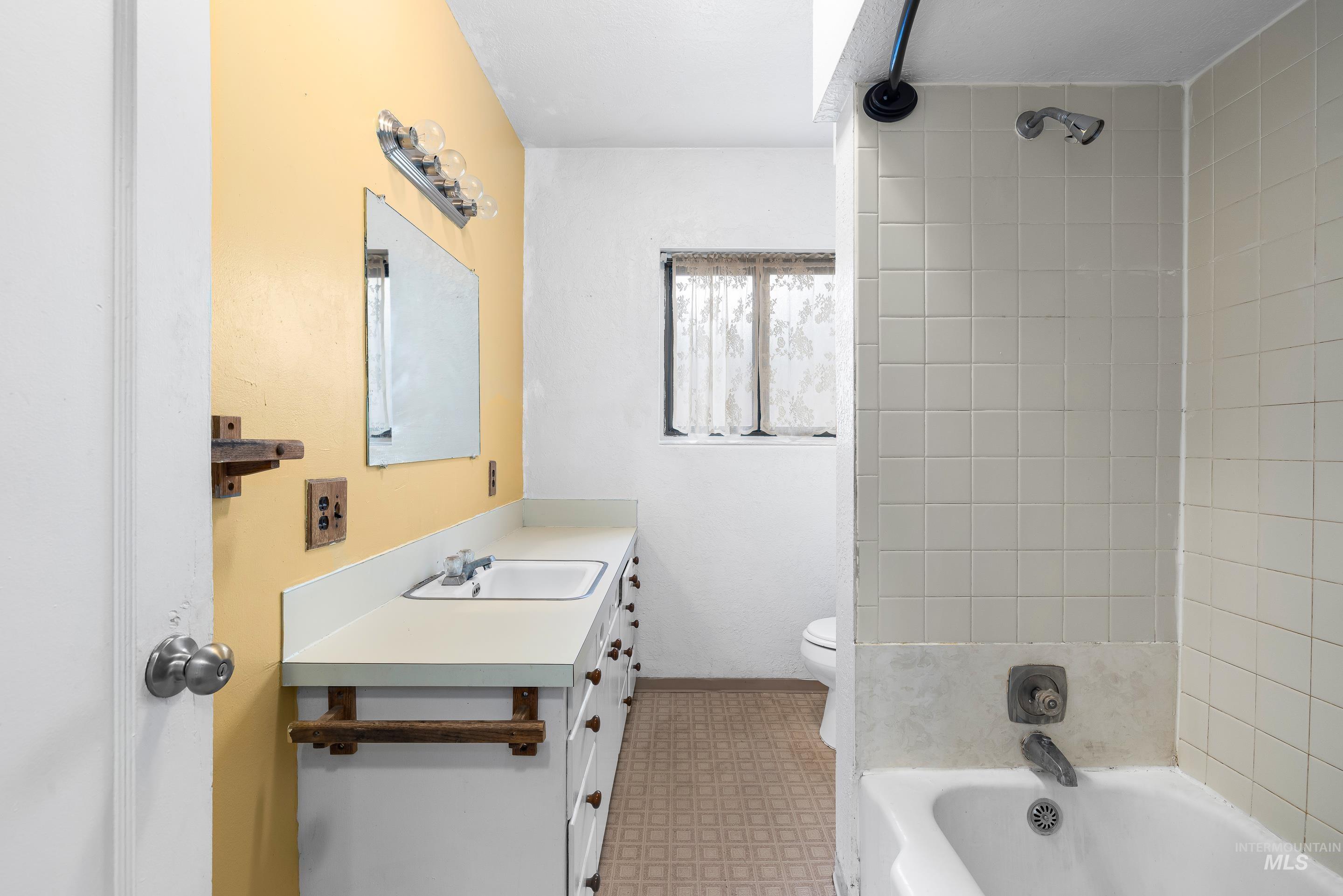 1502 N 5th St, Boise, Idaho 83702, 4 Bedrooms, 2 Bathrooms, Residential For Sale, Price $750,000, 98967964