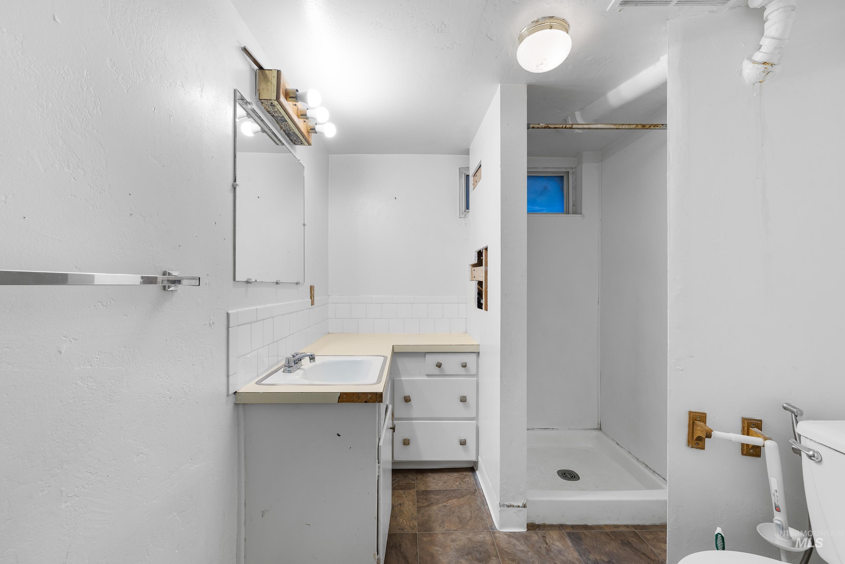 1502 N 5th St, Boise, Idaho 83702, 4 Bedrooms, 2 Bathrooms, Residential For Sale, Price $750,000, 98967964