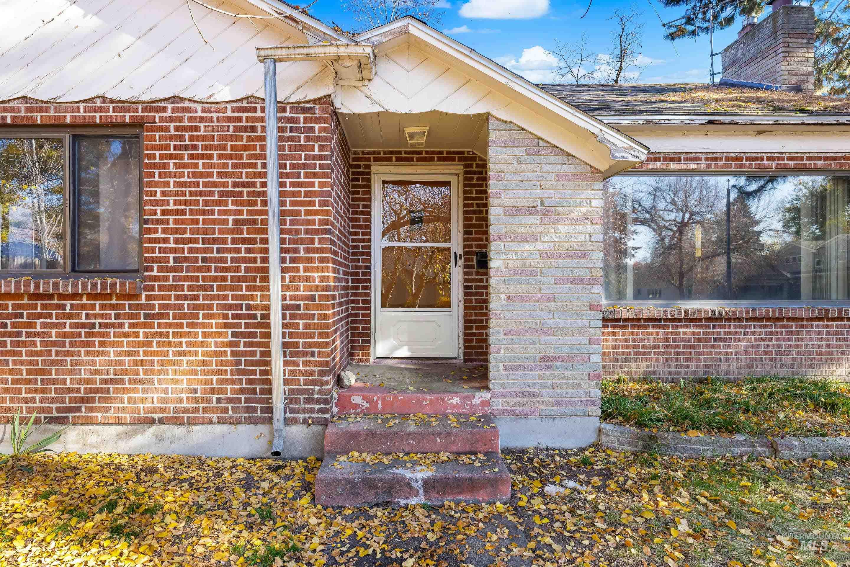 1502 N 5th St, Boise, Idaho 83702, 4 Bedrooms, 2 Bathrooms, Residential For Sale, Price $750,000, 98967964