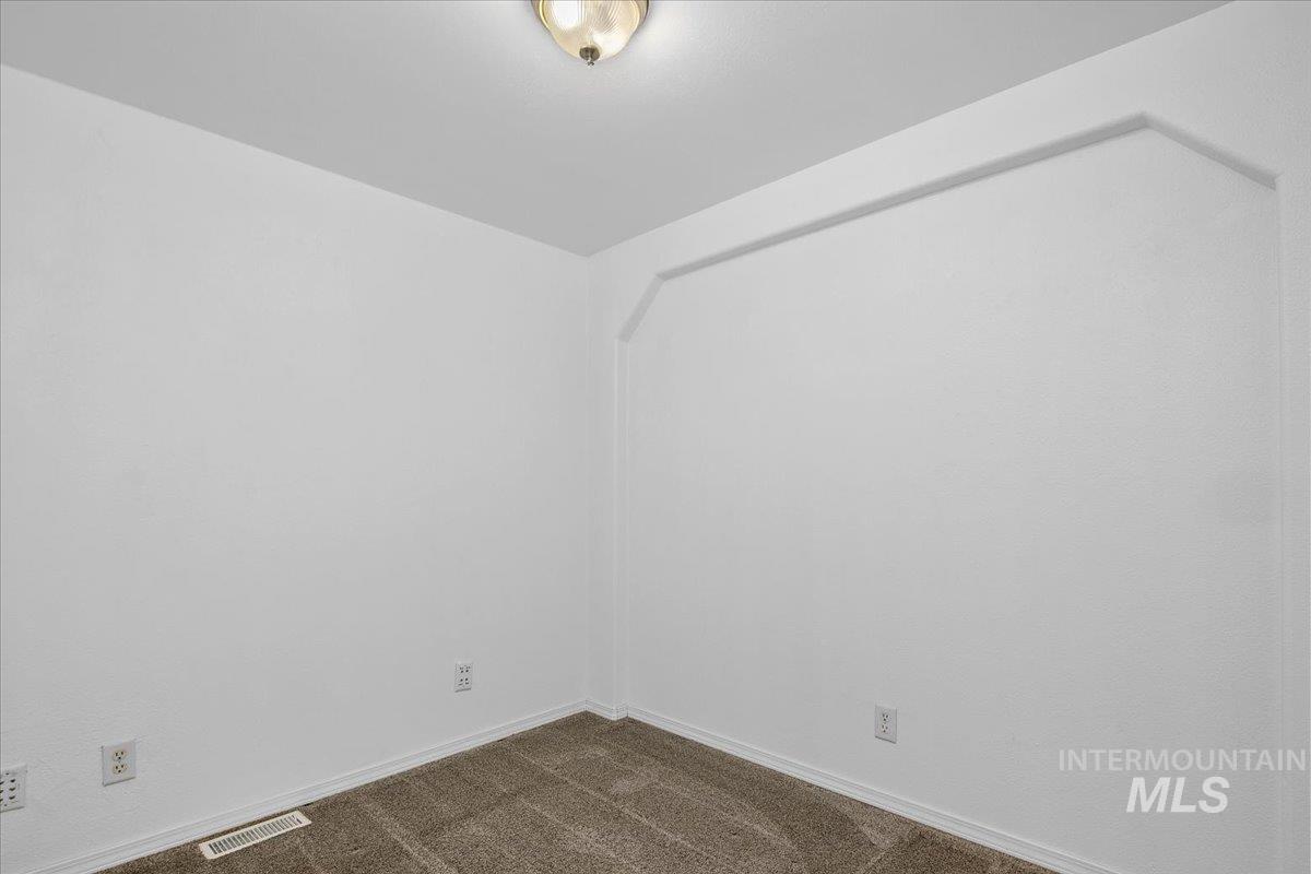 3743 Carbondale St, Meridian, Meridian, Idaho 83642, 3 Bedrooms, 2 Bathrooms, Residential For Sale, Price $335,000, 98967967