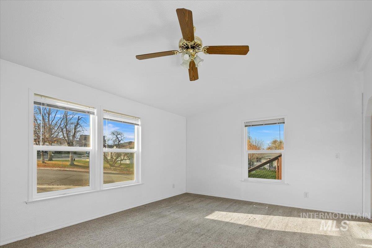 3743 Carbondale St, Meridian, Meridian, Idaho 83642, 3 Bedrooms, 2 Bathrooms, Residential For Sale, Price $335,000, 98967967