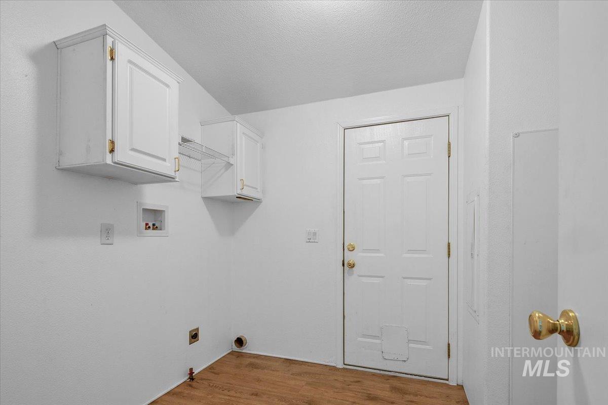 3743 Carbondale St, Meridian, Meridian, Idaho 83642, 3 Bedrooms, 2 Bathrooms, Residential For Sale, Price $335,000, 98967967