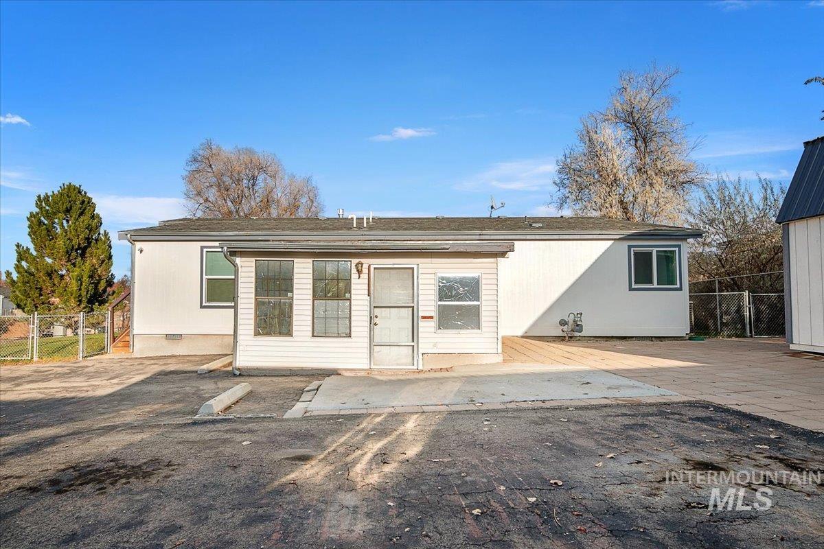 3743 Carbondale St, Meridian, Meridian, Idaho 83642, 3 Bedrooms, 2 Bathrooms, Residential For Sale, Price $335,000, 98967967