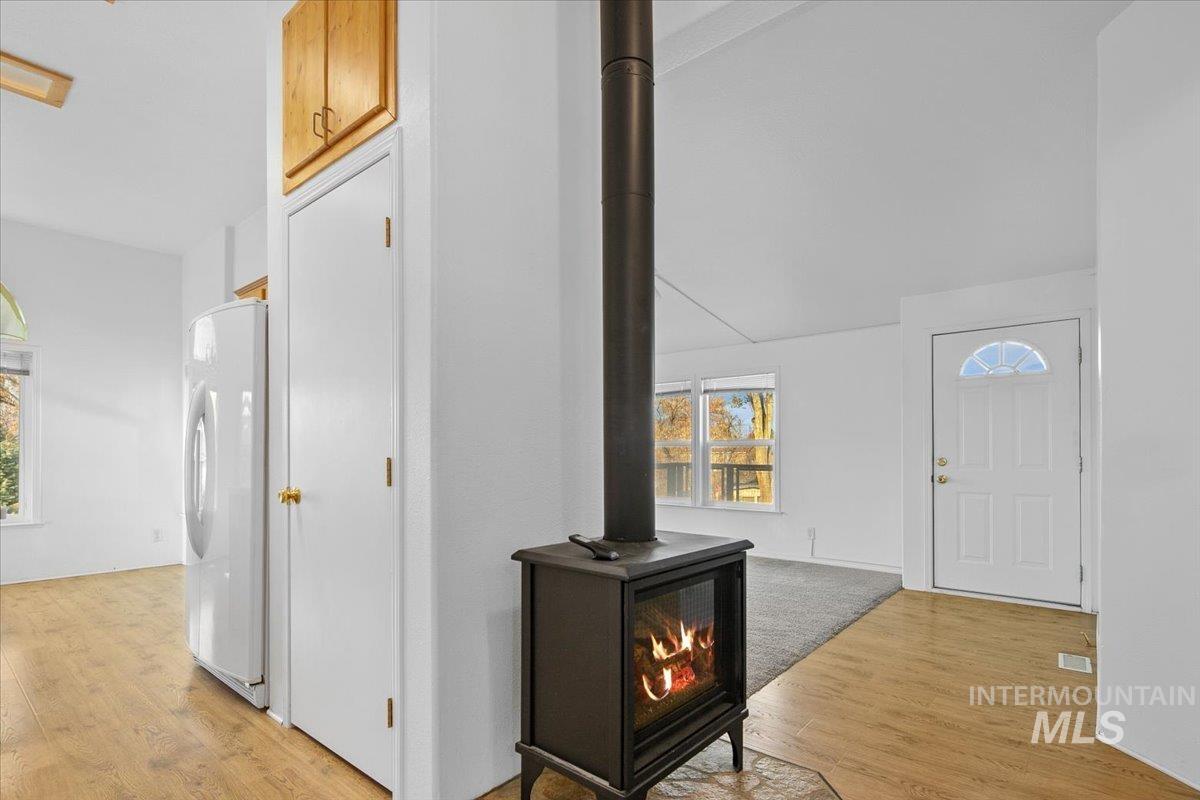 3743 Carbondale St, Meridian, Meridian, Idaho 83642, 3 Bedrooms, 2 Bathrooms, Residential For Sale, Price $335,000, 98967967