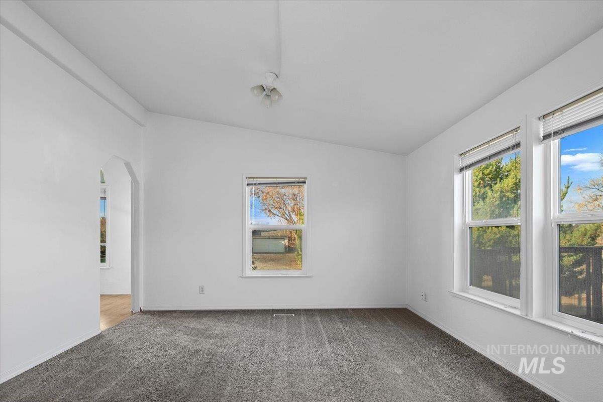 3743 Carbondale St, Meridian, Meridian, Idaho 83642, 3 Bedrooms, 2 Bathrooms, Residential For Sale, Price $335,000, 98967967