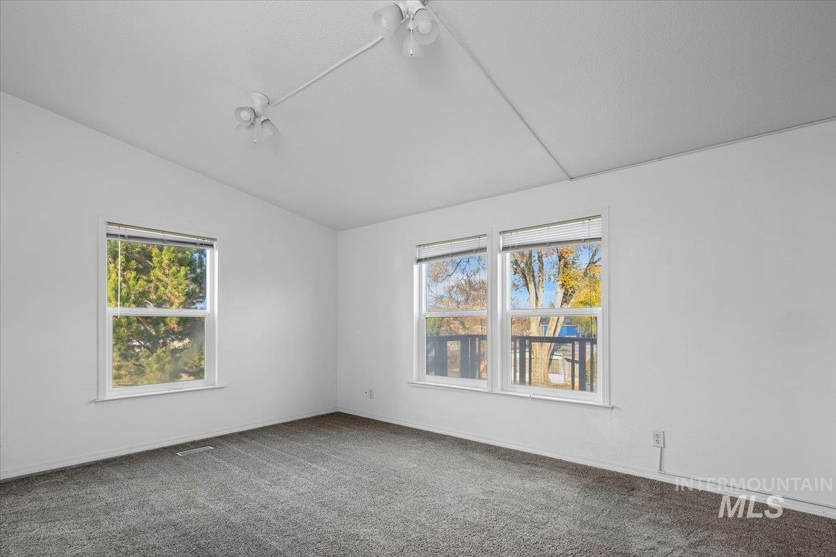 3743 Carbondale St, Meridian, Meridian, Idaho 83642, 3 Bedrooms, 2 Bathrooms, Residential For Sale, Price $335,000, 98967967