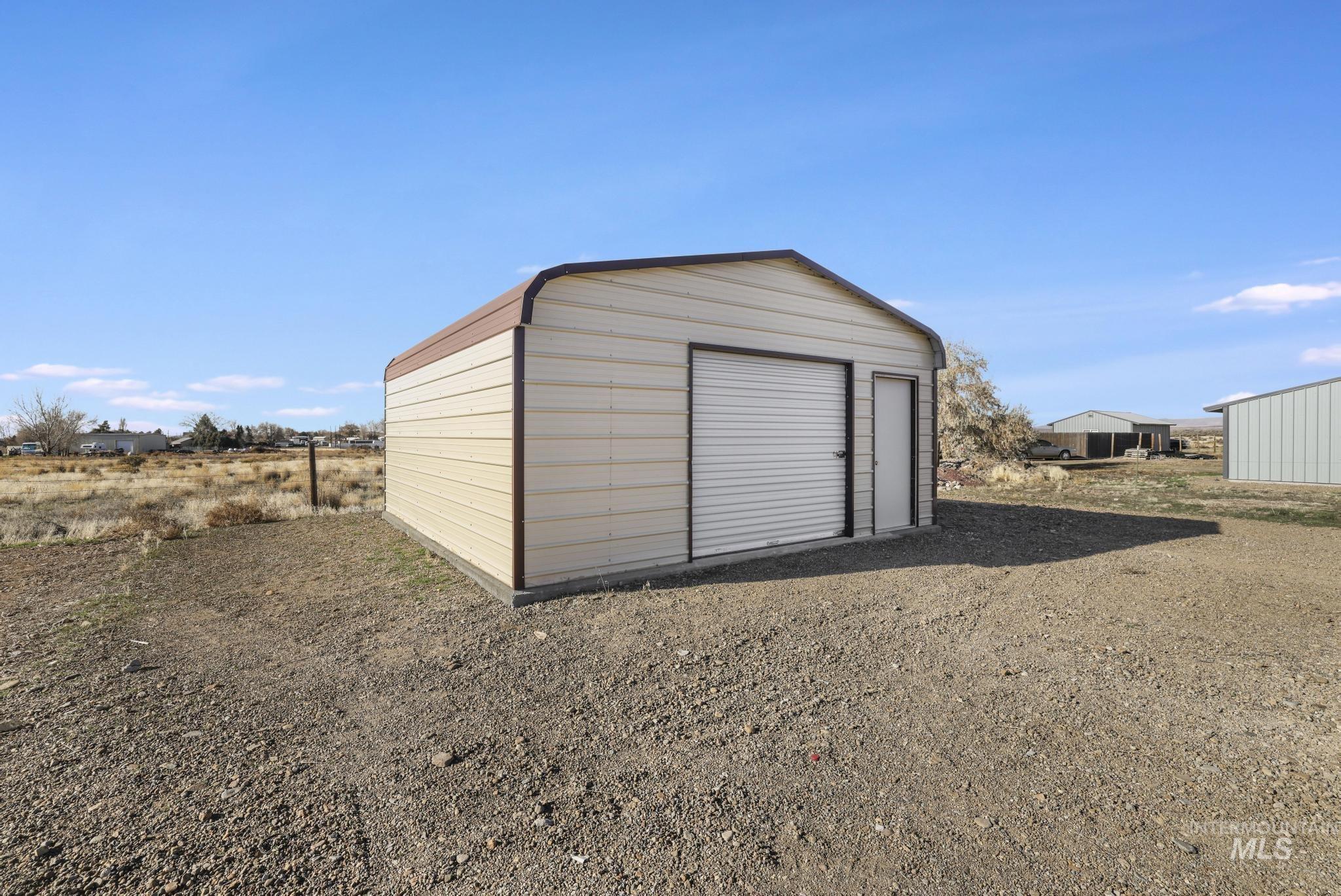 20x20 shop with concrete floor and electricity.