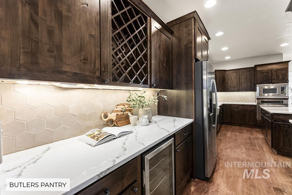 1027 E Rubicon Dr, Boise, Idaho 83716, 5 Bedrooms, 3.5 Bathrooms, Residential For Sale, Price $949,900, 98967969