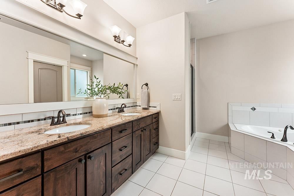 1027 E Rubicon Dr, Boise, Idaho 83716, 5 Bedrooms, 3.5 Bathrooms, Residential For Sale, Price $949,900, 98967969