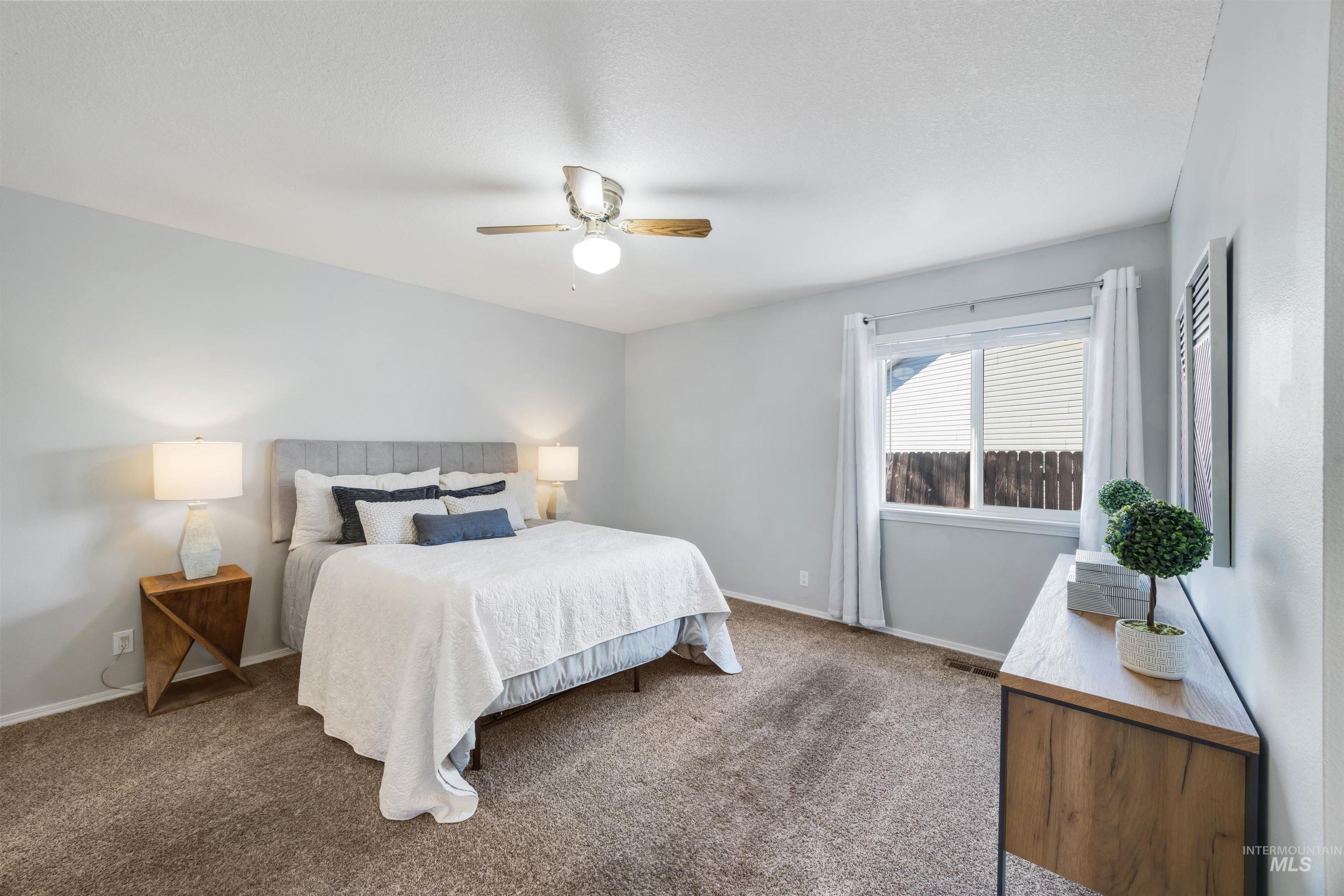 1262 E Oakridge Dr, Boise, Idaho 83716, 3 Bedrooms, 2 Bathrooms, Residential For Sale, Price $469,900, 98967971