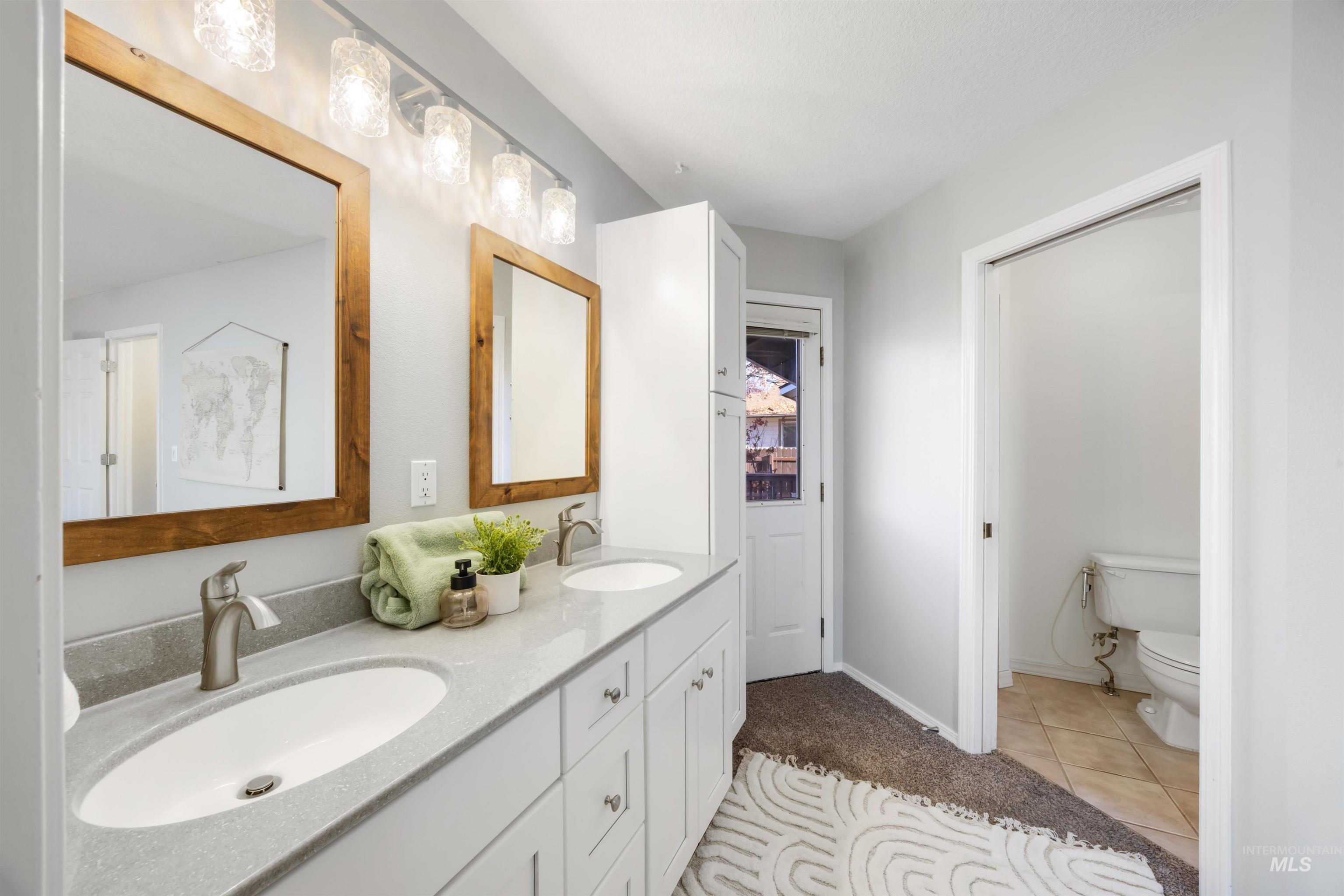 1262 E Oakridge Dr, Boise, Idaho 83716, 3 Bedrooms, 2 Bathrooms, Residential For Sale, Price $469,900, 98967971