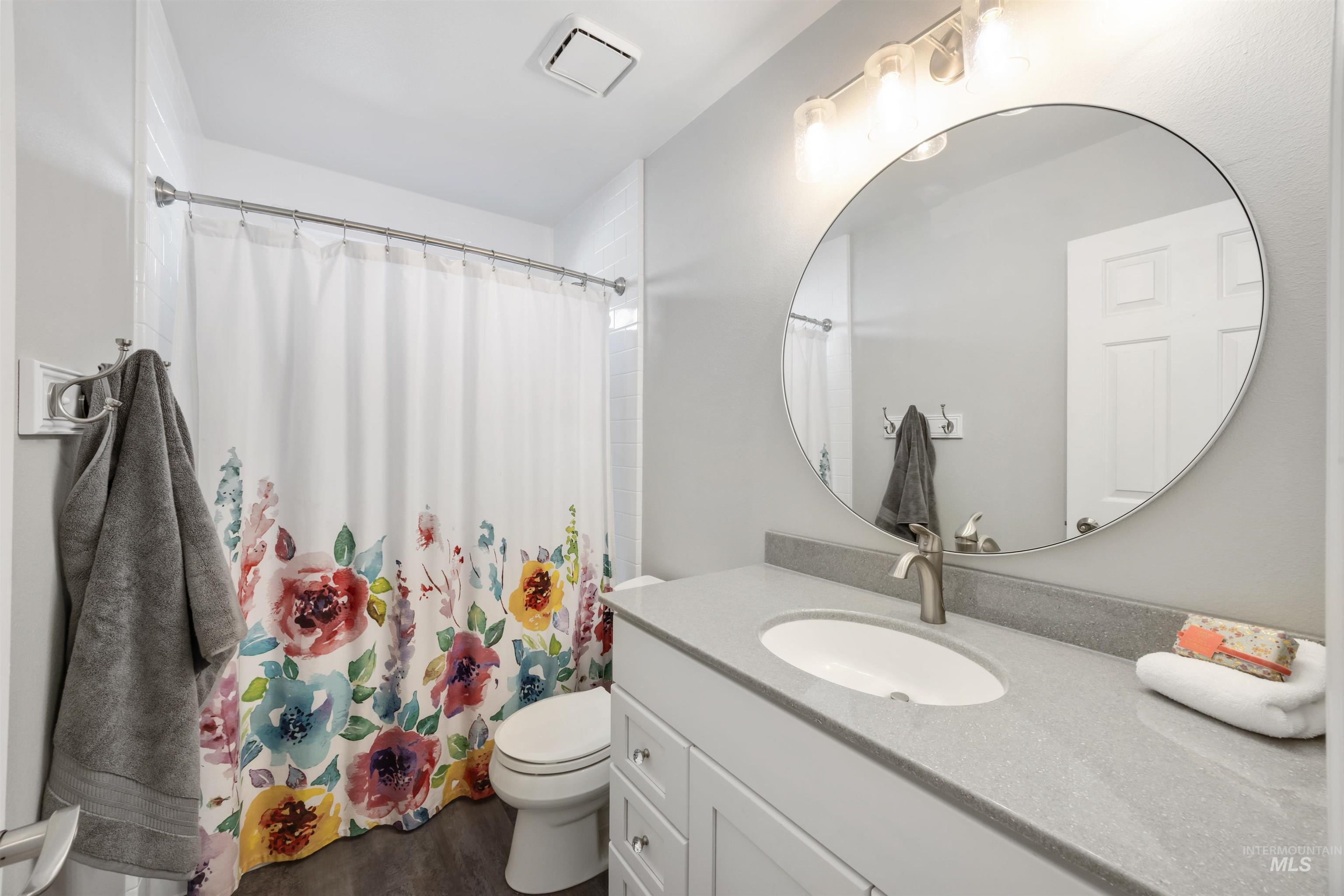 1262 E Oakridge Dr, Boise, Idaho 83716, 3 Bedrooms, 2 Bathrooms, Residential For Sale, Price $469,900, 98967971