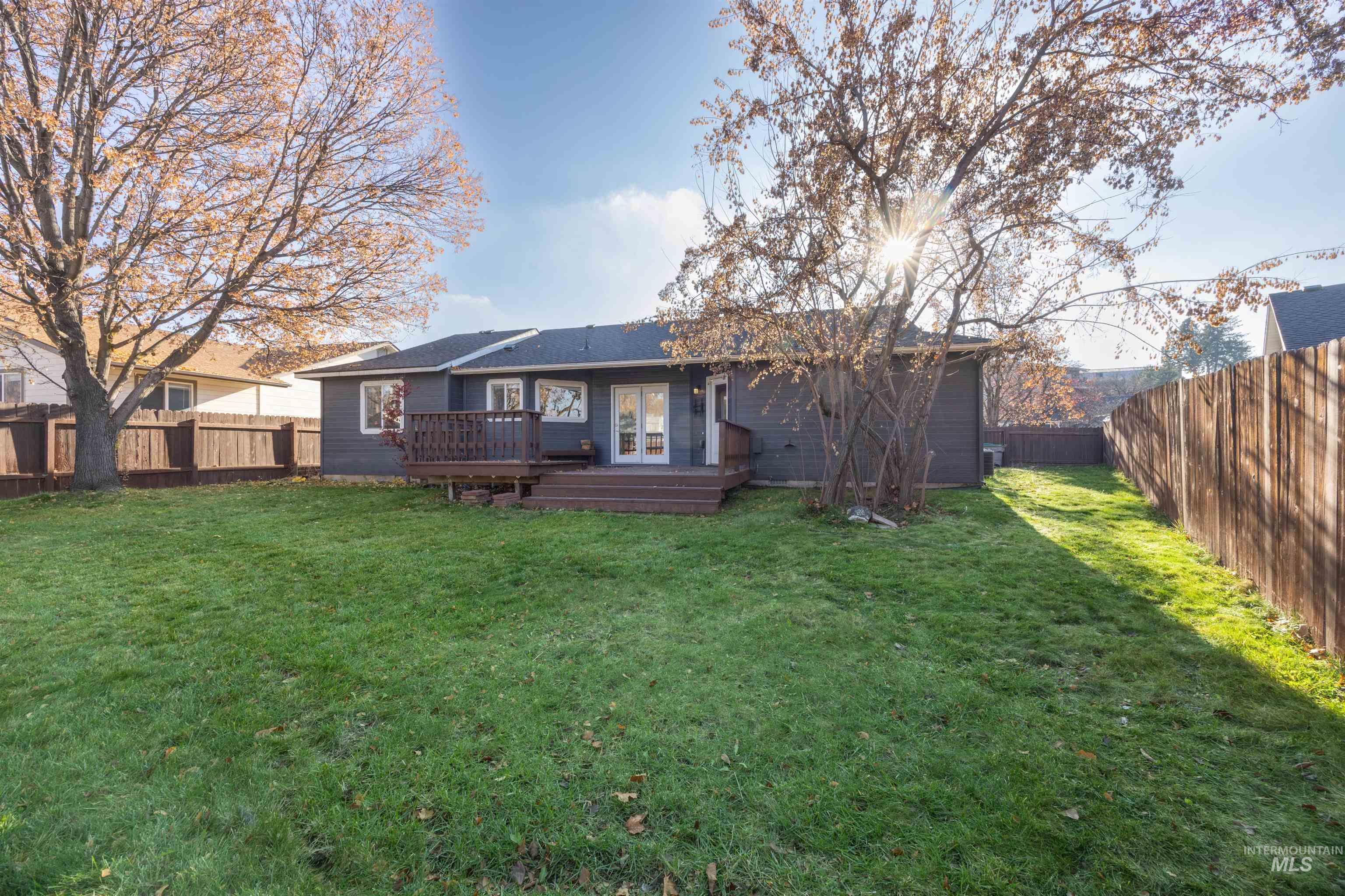 1262 E Oakridge Dr, Boise, Idaho 83716, 3 Bedrooms, 2 Bathrooms, Residential For Sale, Price $469,900, 98967971