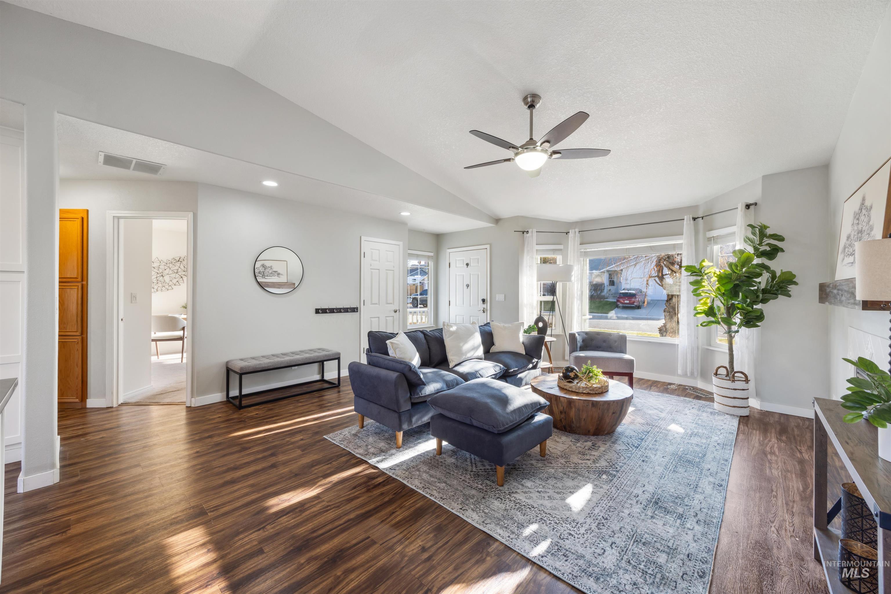 1262 E Oakridge Dr, Boise, Idaho 83716, 3 Bedrooms, 2 Bathrooms, Residential For Sale, Price $469,900, 98967971