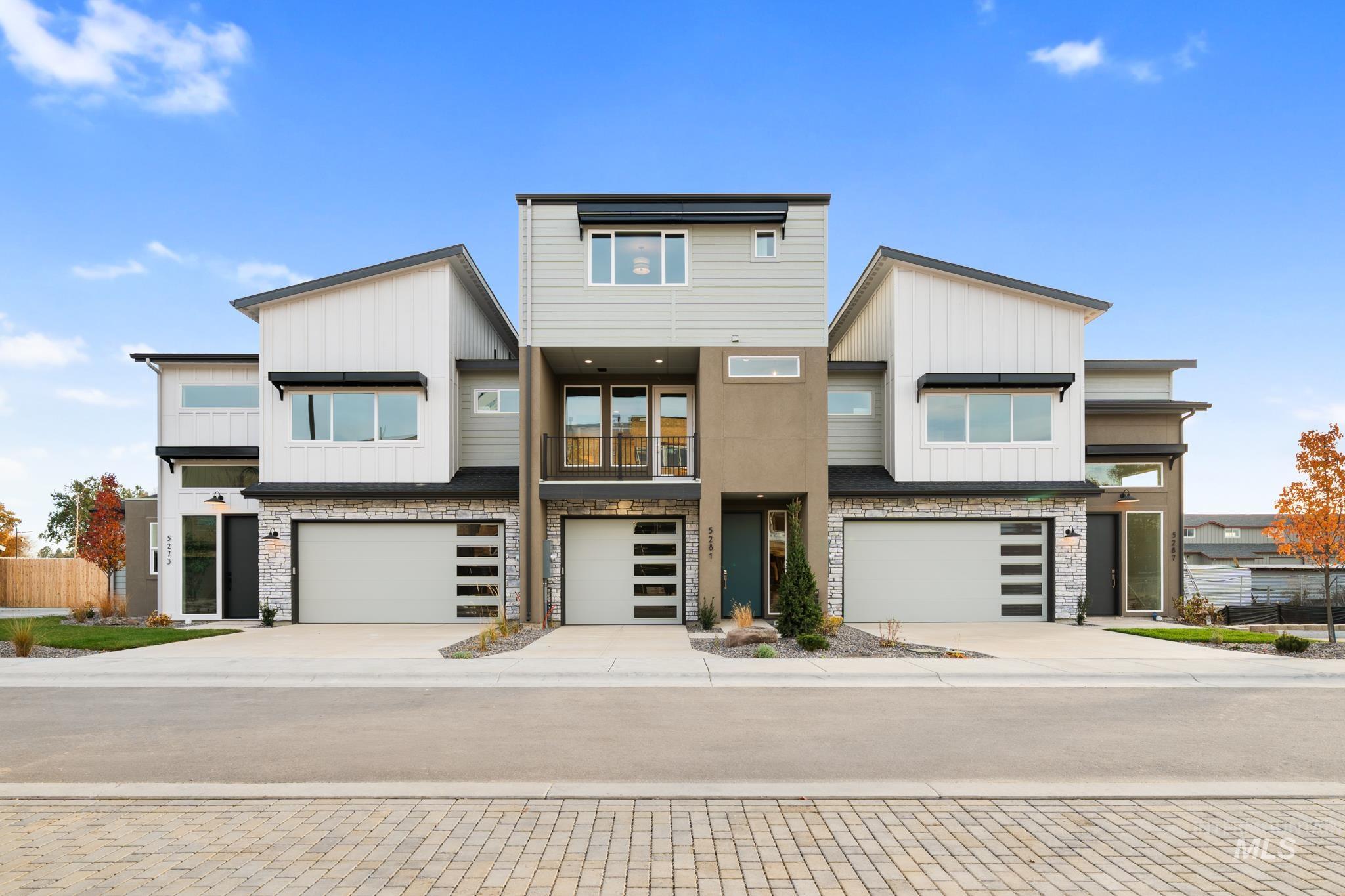 5281 N River Water Lane, Garden City, Idaho 83714, 2 Bedrooms, 3 Bathrooms, Residential For Sale, Price $742,900, 98967974